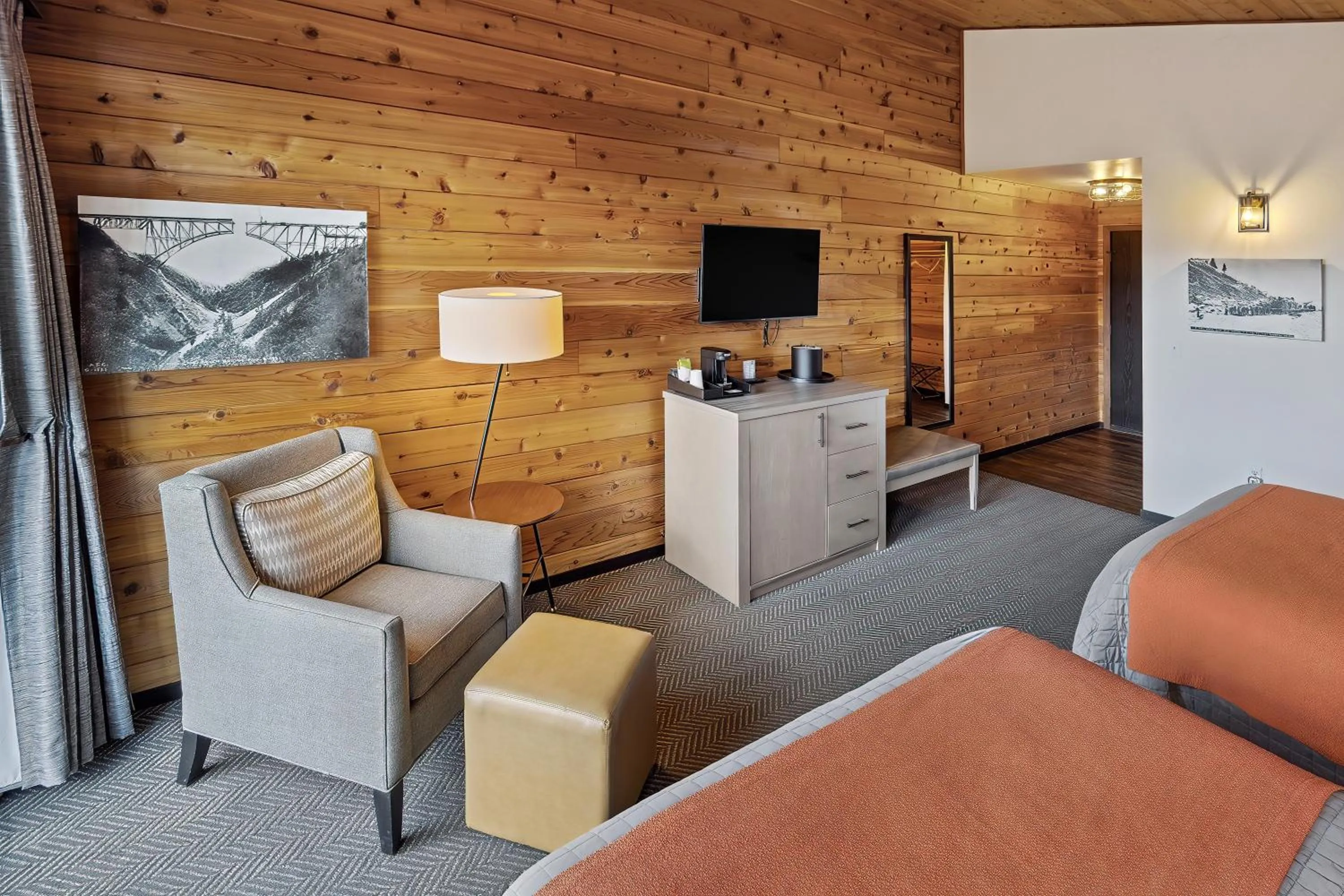 Denali Bluffs Hotel