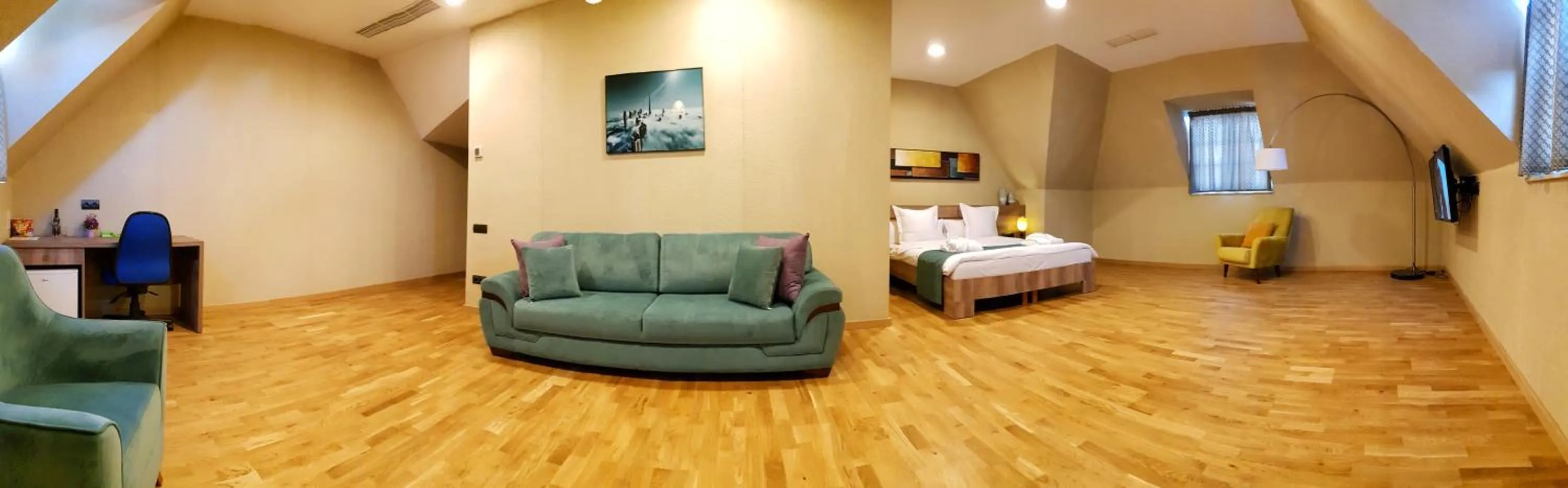 Bedroom, Bed in Maison Boutique Hotel