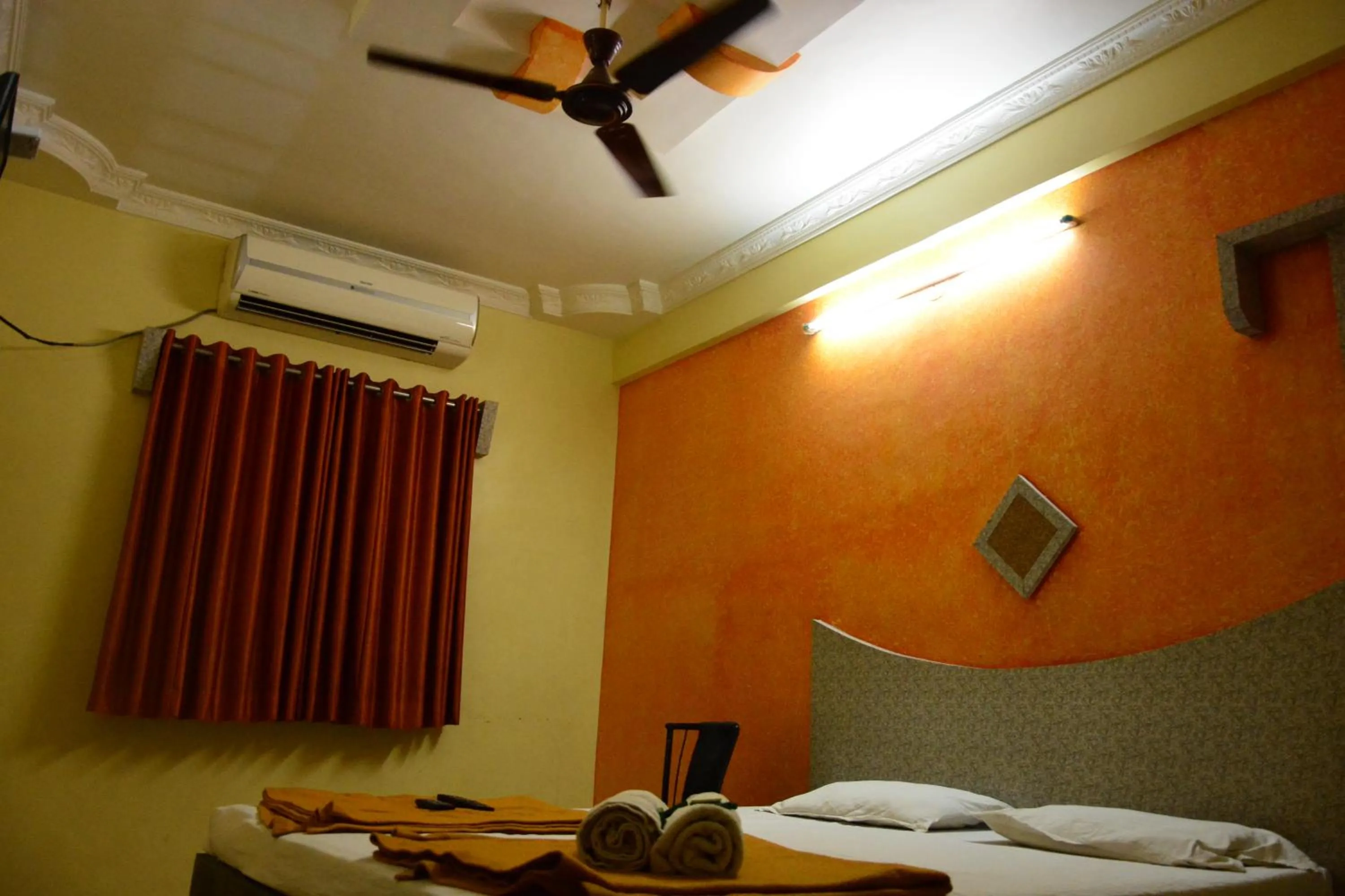 Hotel Madhava