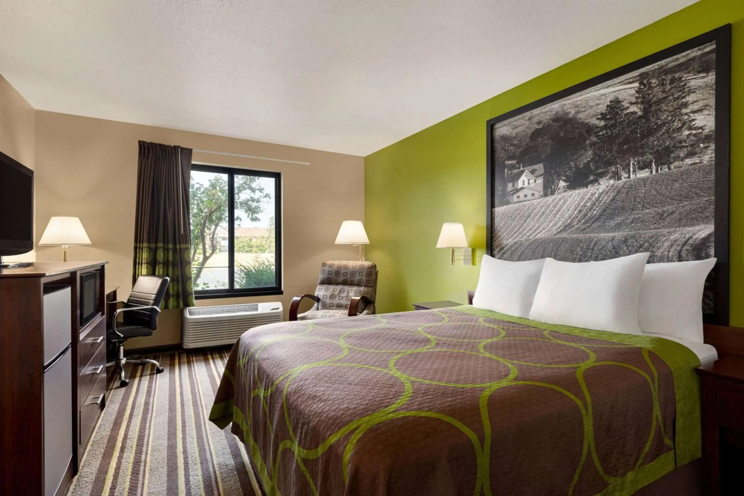 Photo of the whole room, Bed in Super 8 by Wyndham Germantown/Milwaukee Photo of the whole room, Bed in Super 8 by Wyndham Germantown/Milwaukee