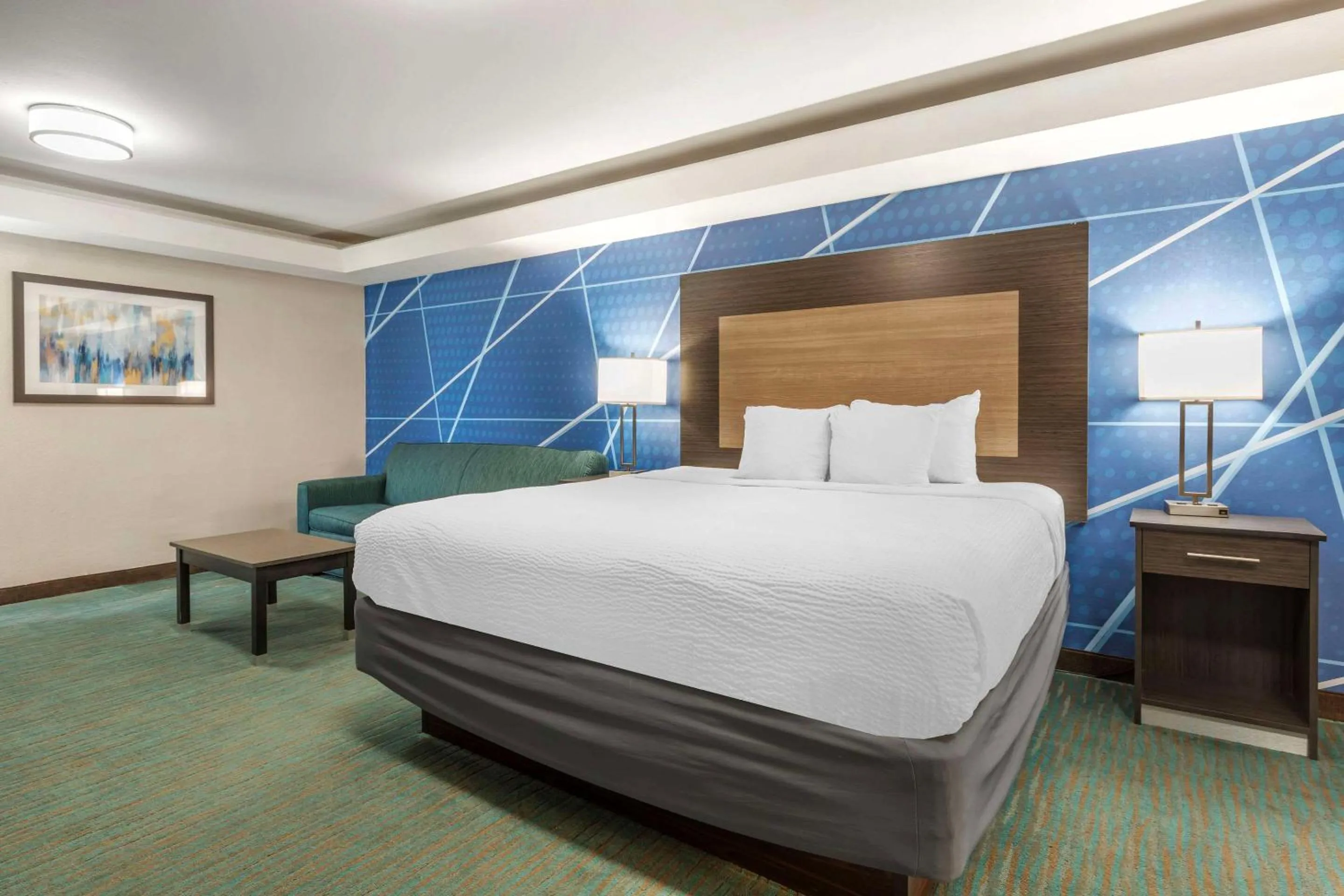 Bedroom, Bed in Comfort Inn Dallas North Love Field Airport