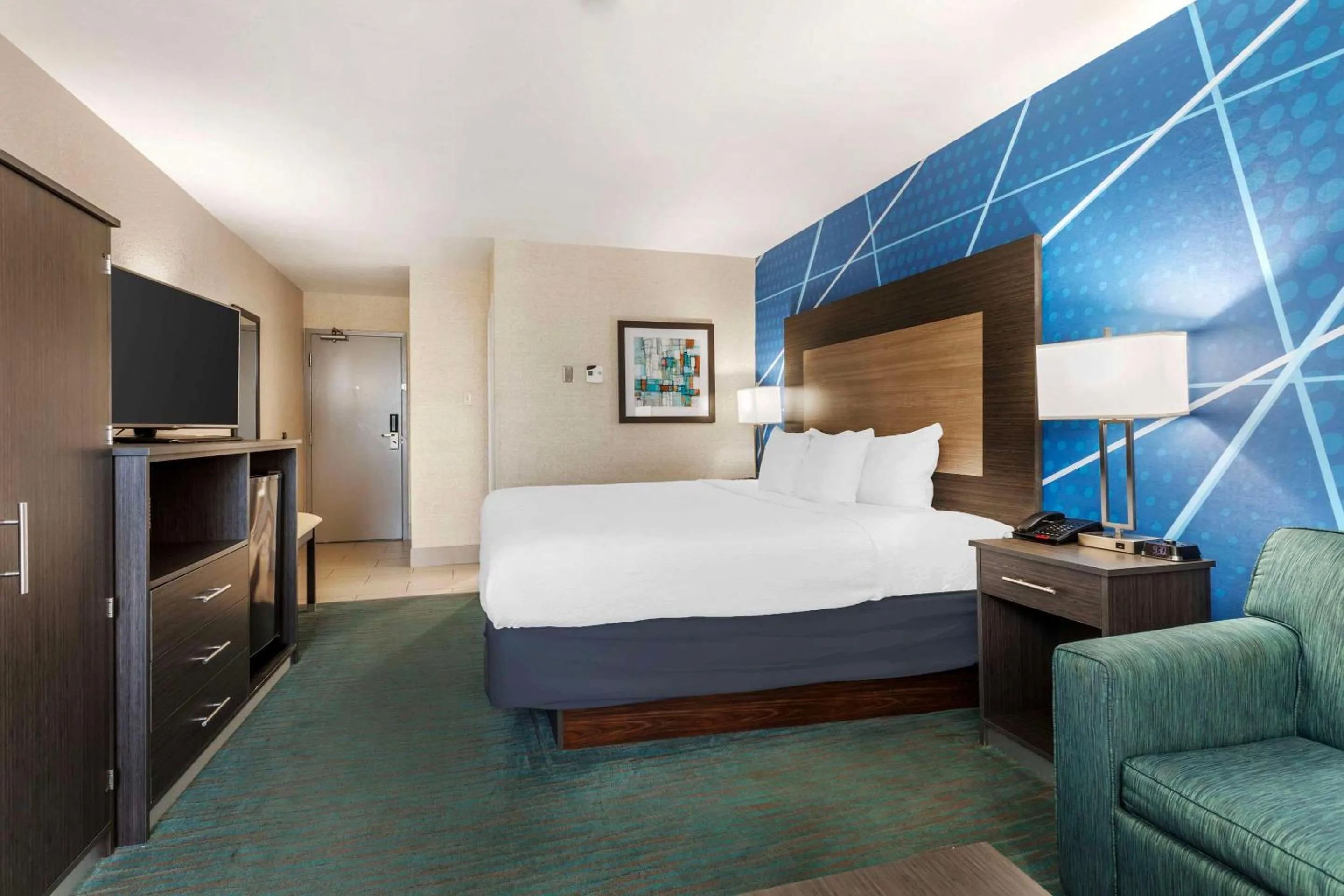 Bedroom, Bed in Comfort Inn Dallas North Love Field Airport