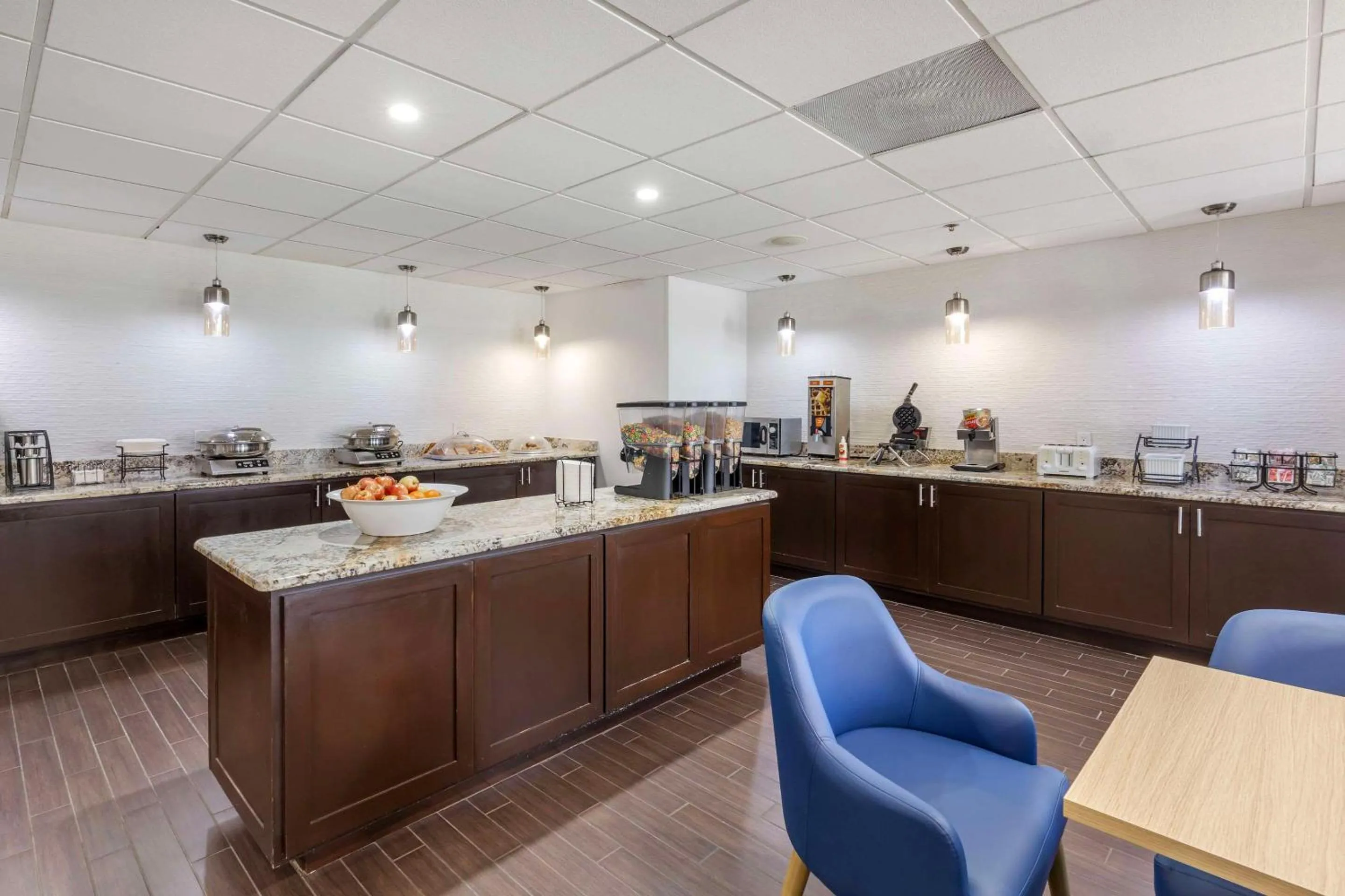 Breakfast in Comfort Inn Dallas North Love Field Airport