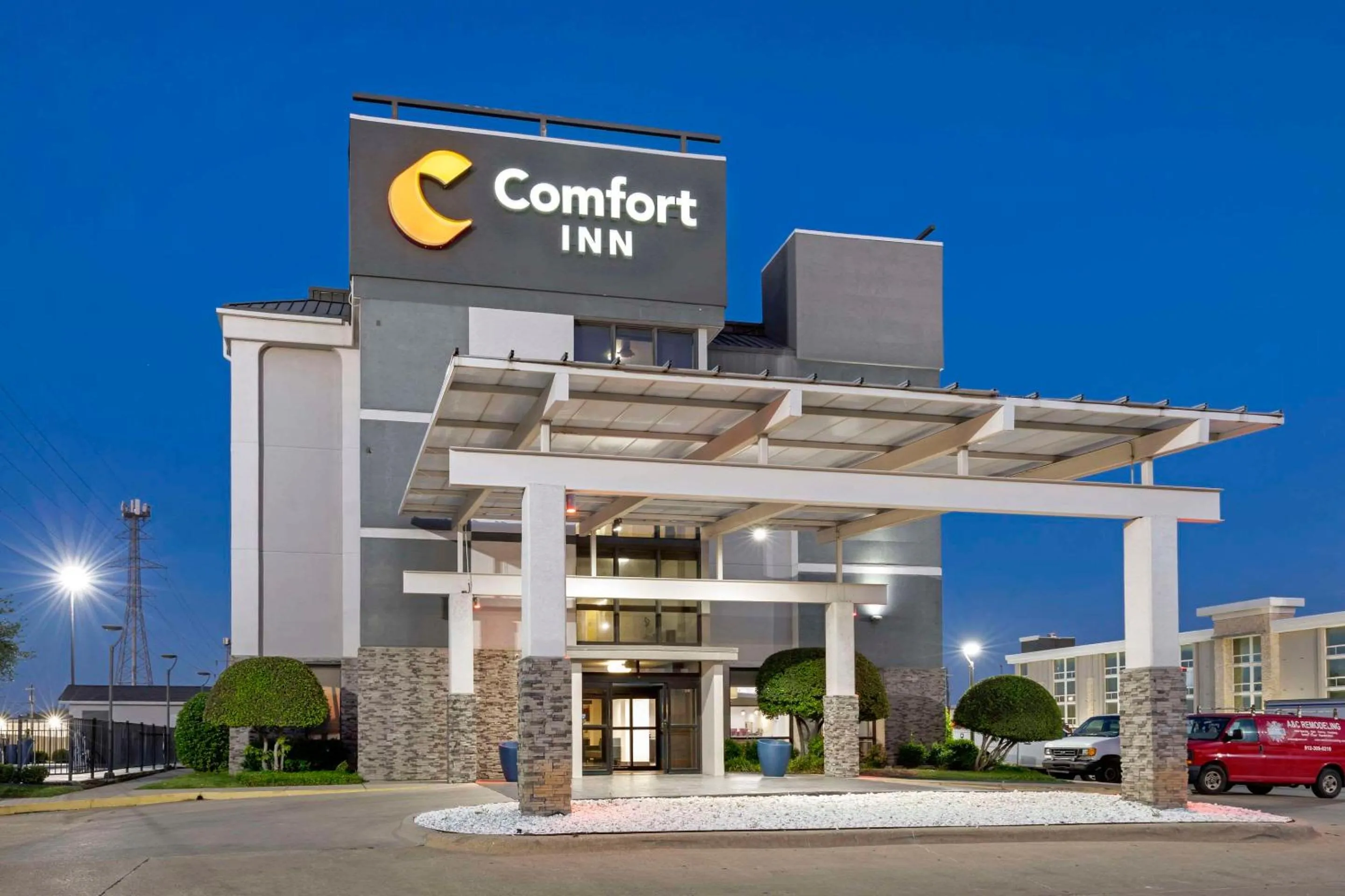 Property building in Comfort Inn Dallas North Love Field Airport