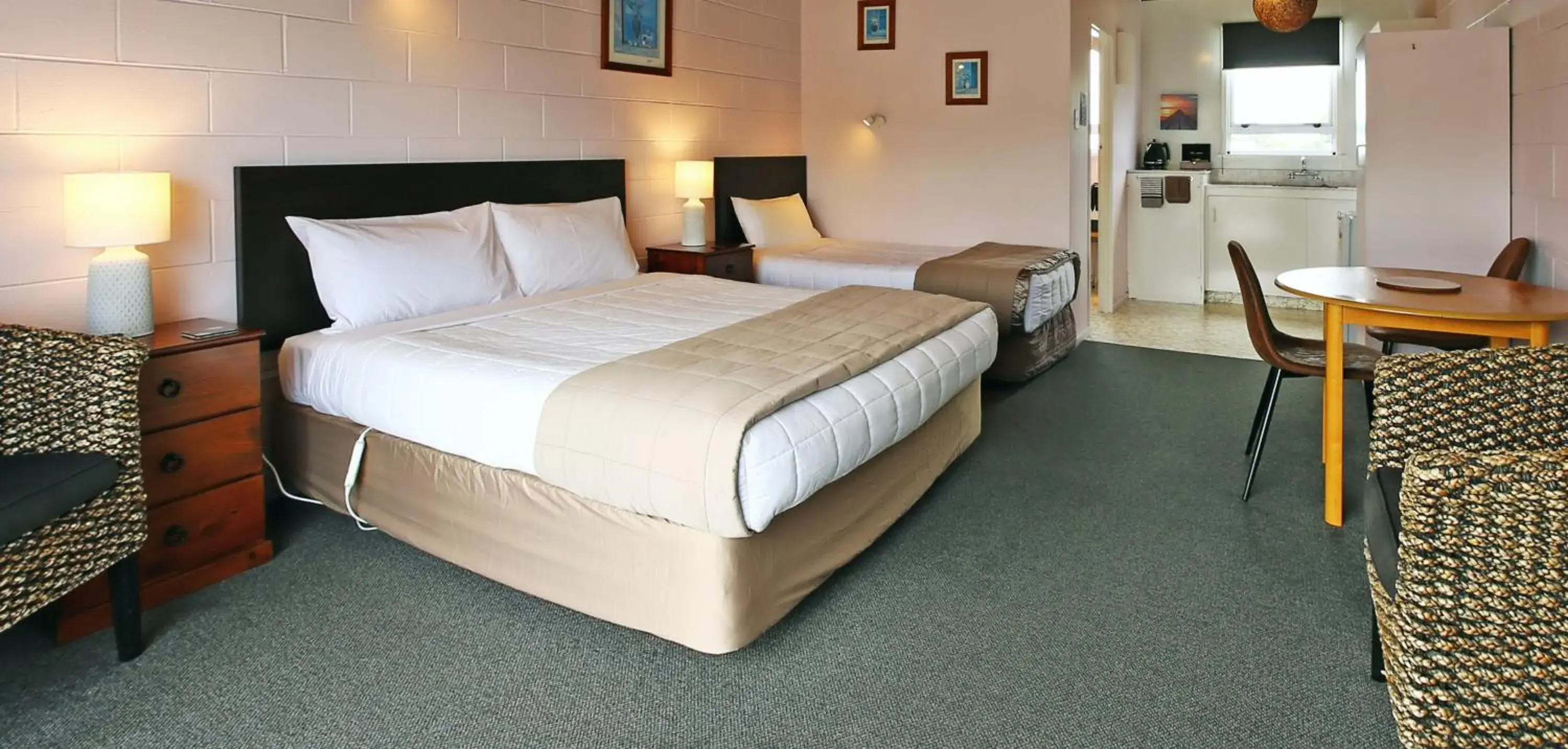 Studio in 289 Midway Motel Studio in 289 Midway Motel