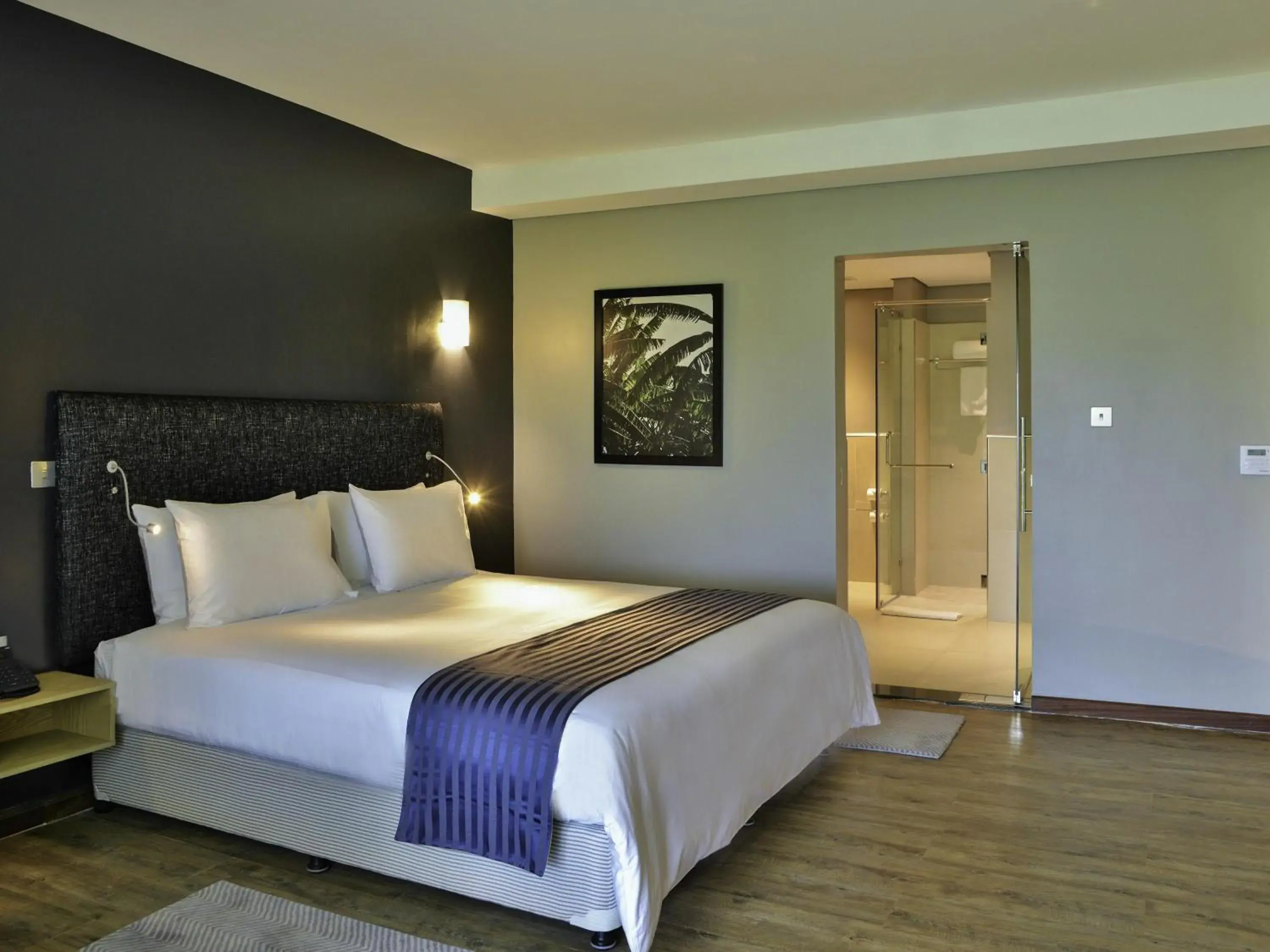 Bedroom, Bed in EPIC Hotel & Suites Bedroom, Bed in EPIC Hotel & Suites