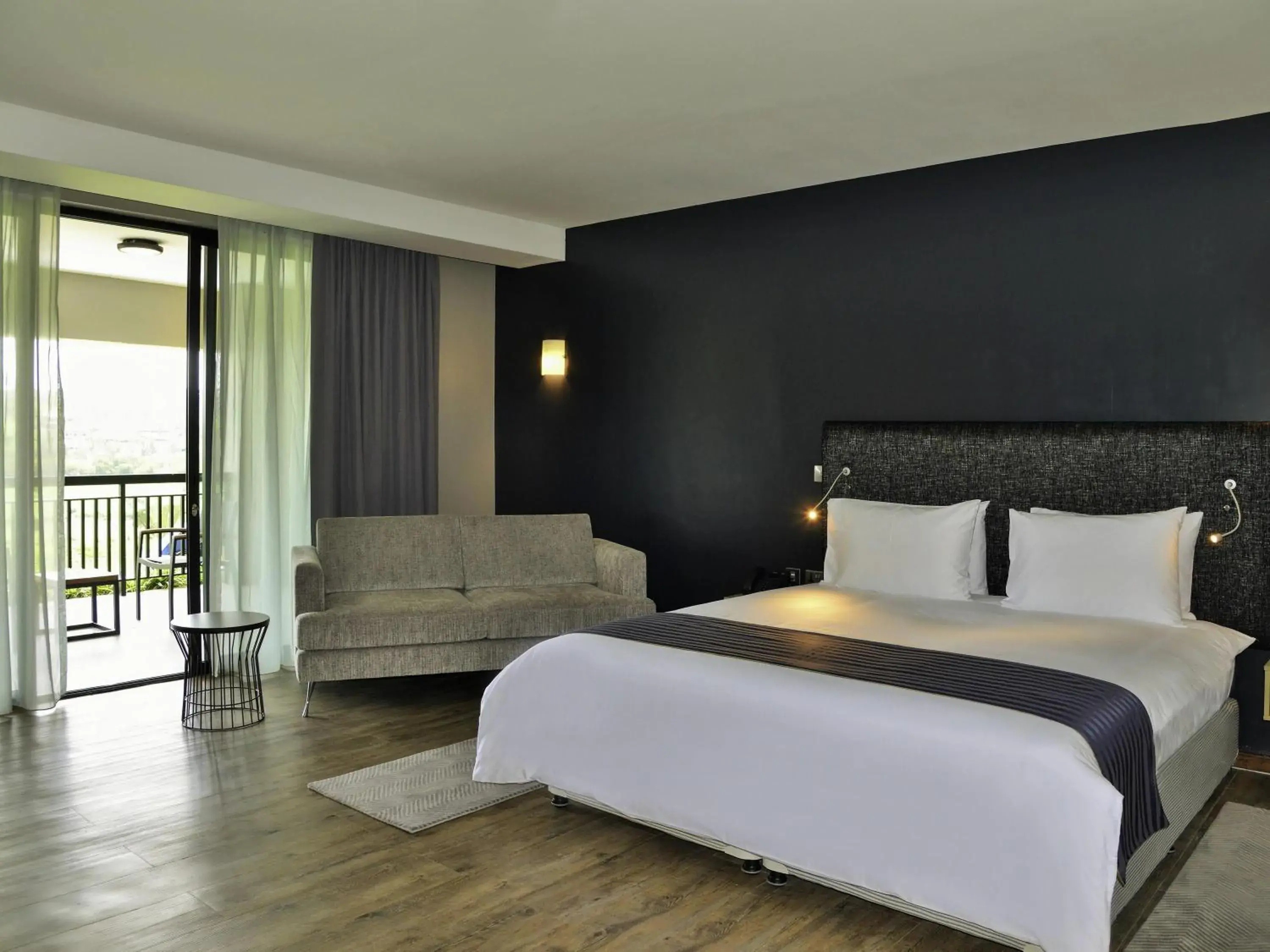Bedroom, Bed in EPIC Hotel & Suites Bedroom, Bed in EPIC Hotel & Suites
