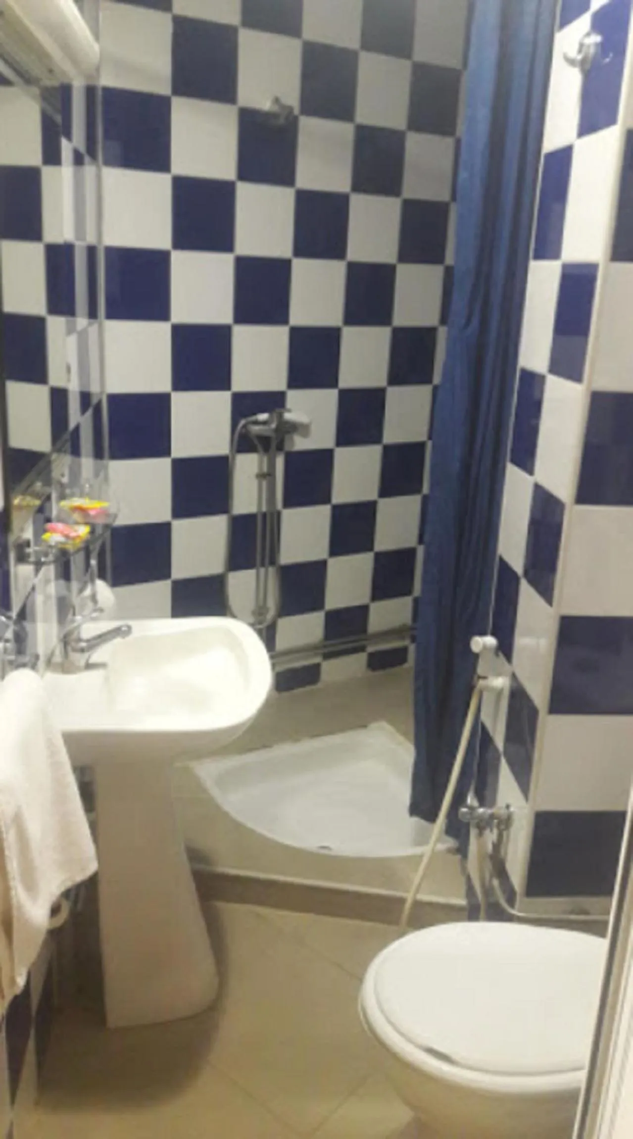 Bathroom in Roza Hotel