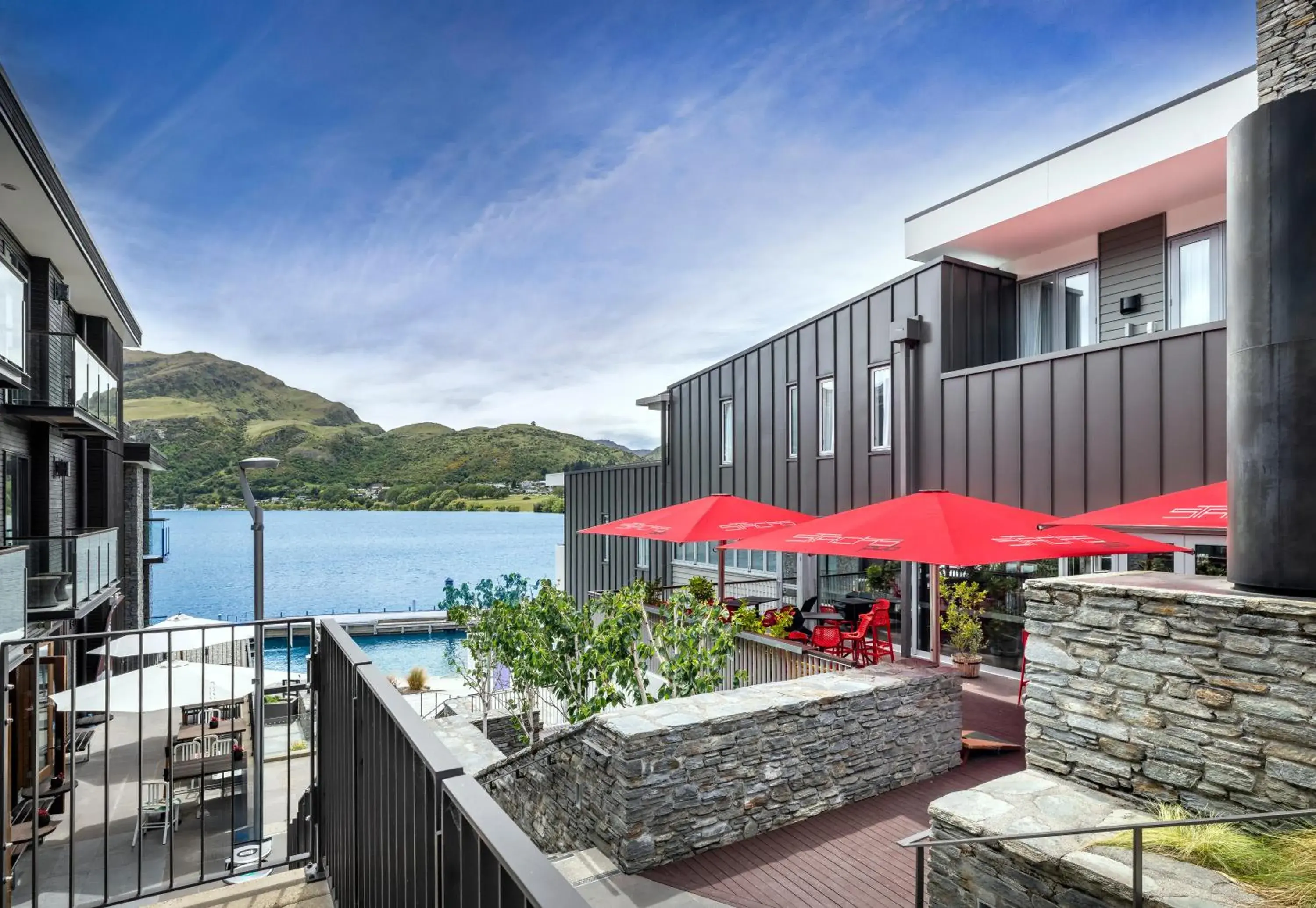 Restaurant/places to eat in Hilton Queenstown Resort & Spa Restaurant/places to eat in Hilton Queenstown Resort & Spa