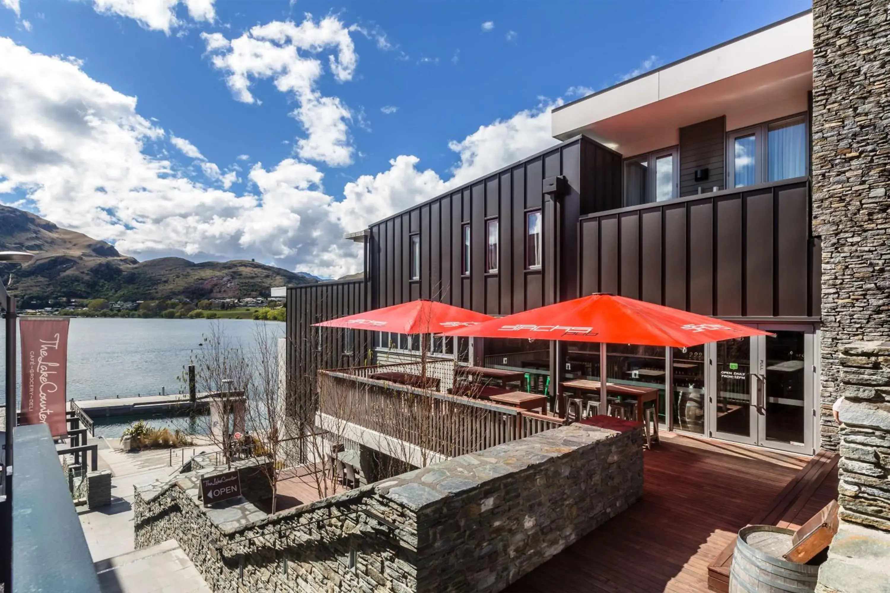 Restaurant/places to eat in Hilton Queenstown Resort & Spa Restaurant/places to eat in Hilton Queenstown Resort & Spa