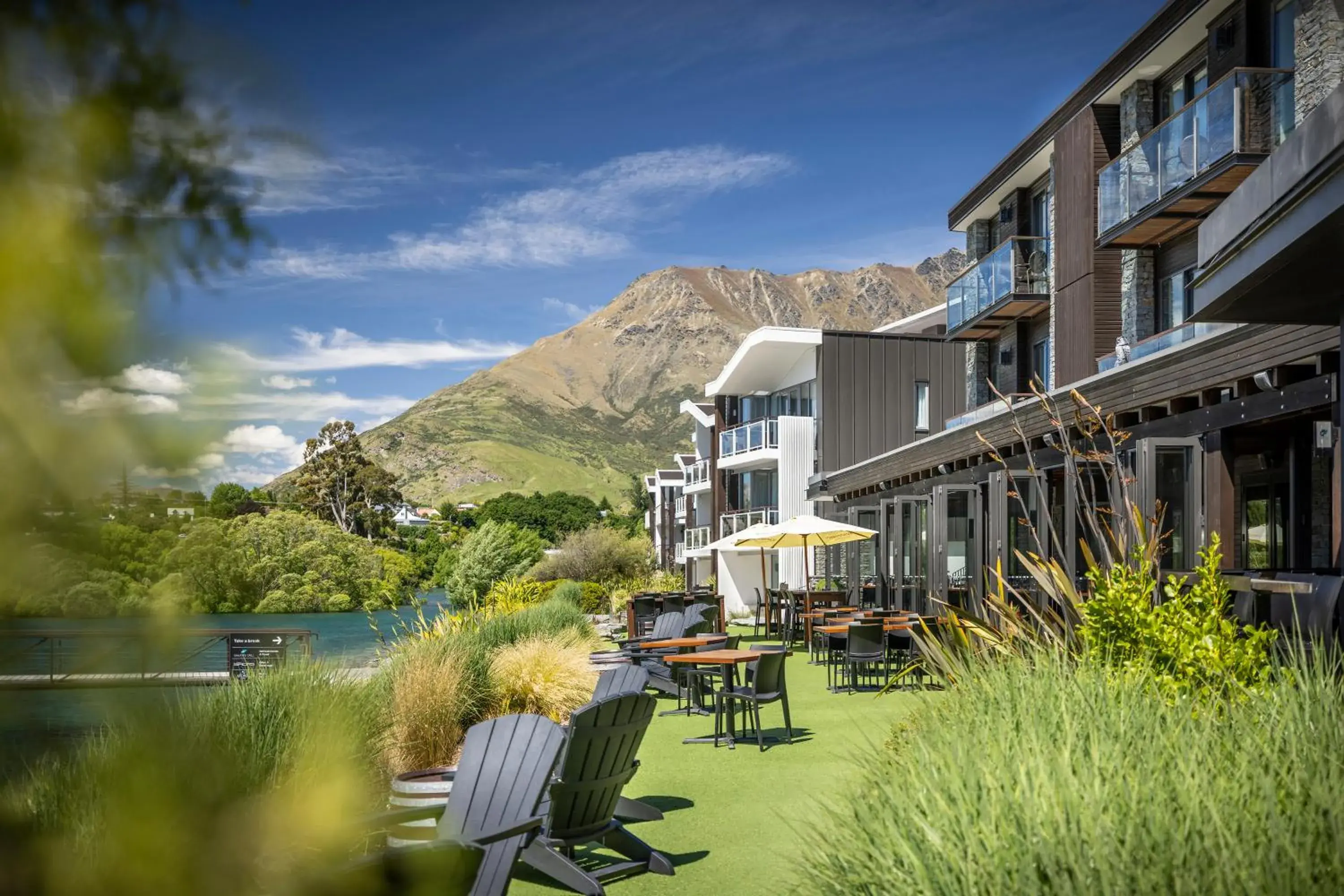 Restaurant/places to eat in Hilton Queenstown Resort & Spa Restaurant/places to eat in Hilton Queenstown Resort & Spa