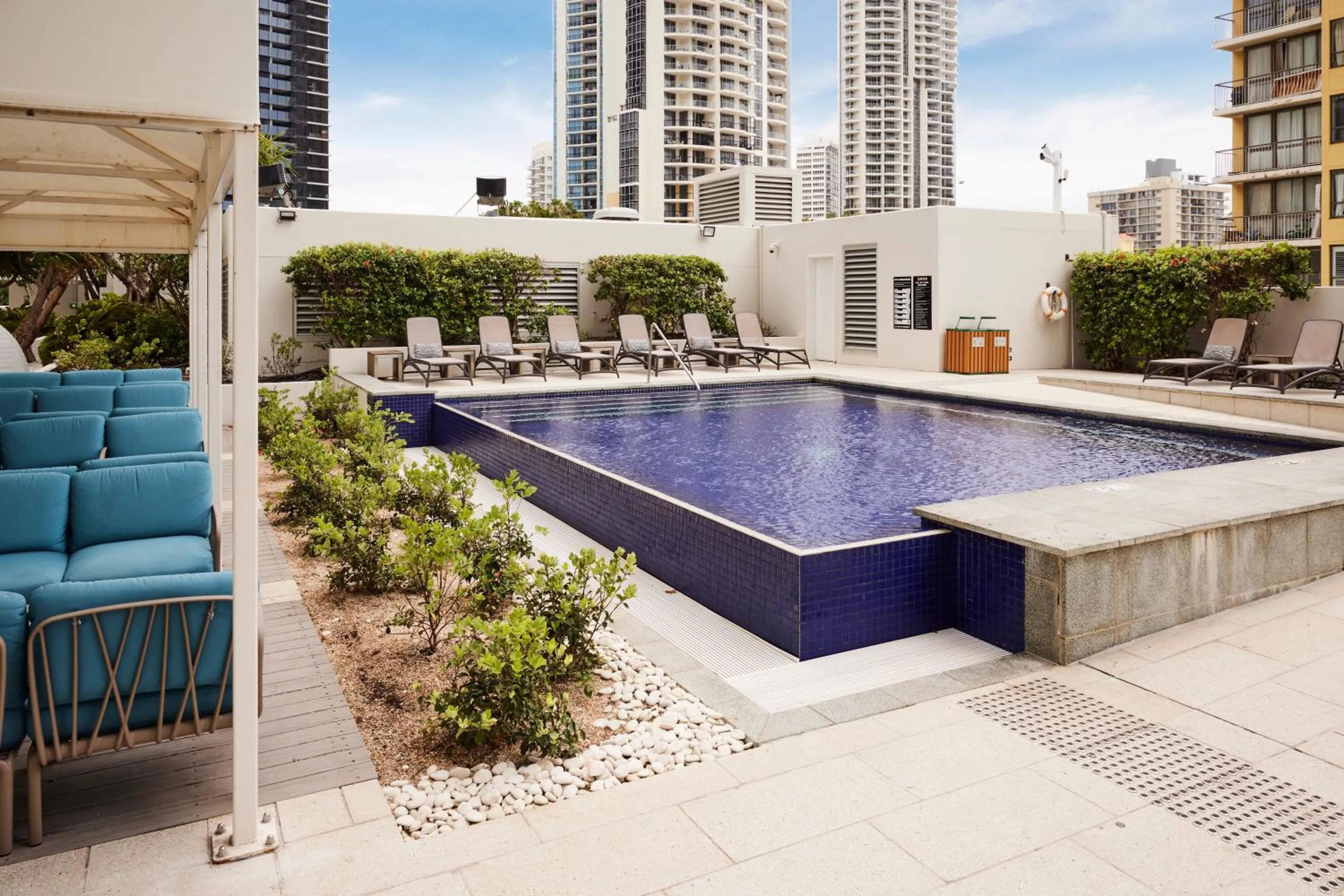 Swimming pool in Hilton Surfers Paradise Hotel & Residences