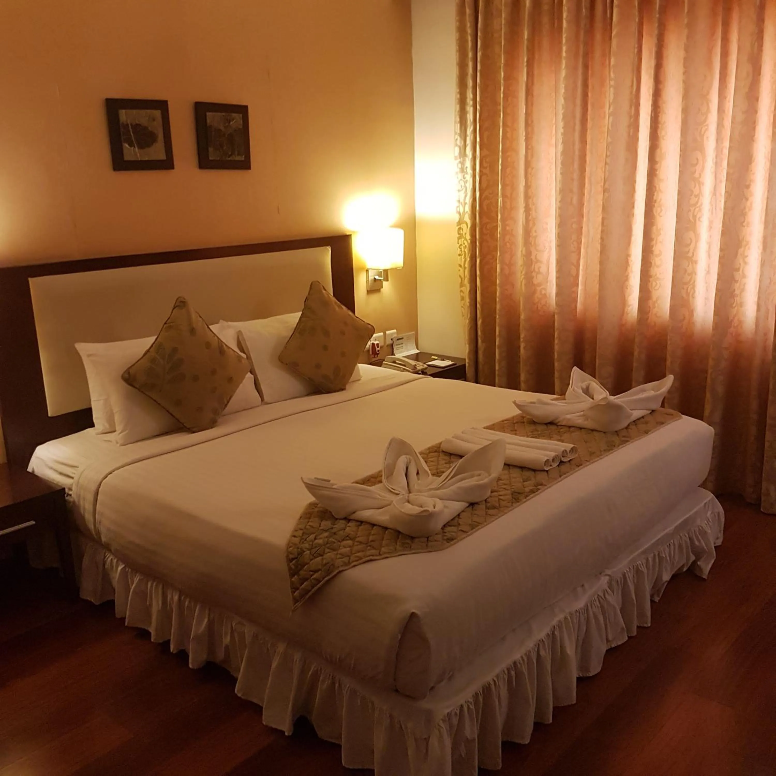 Bed in Grand Gardenia