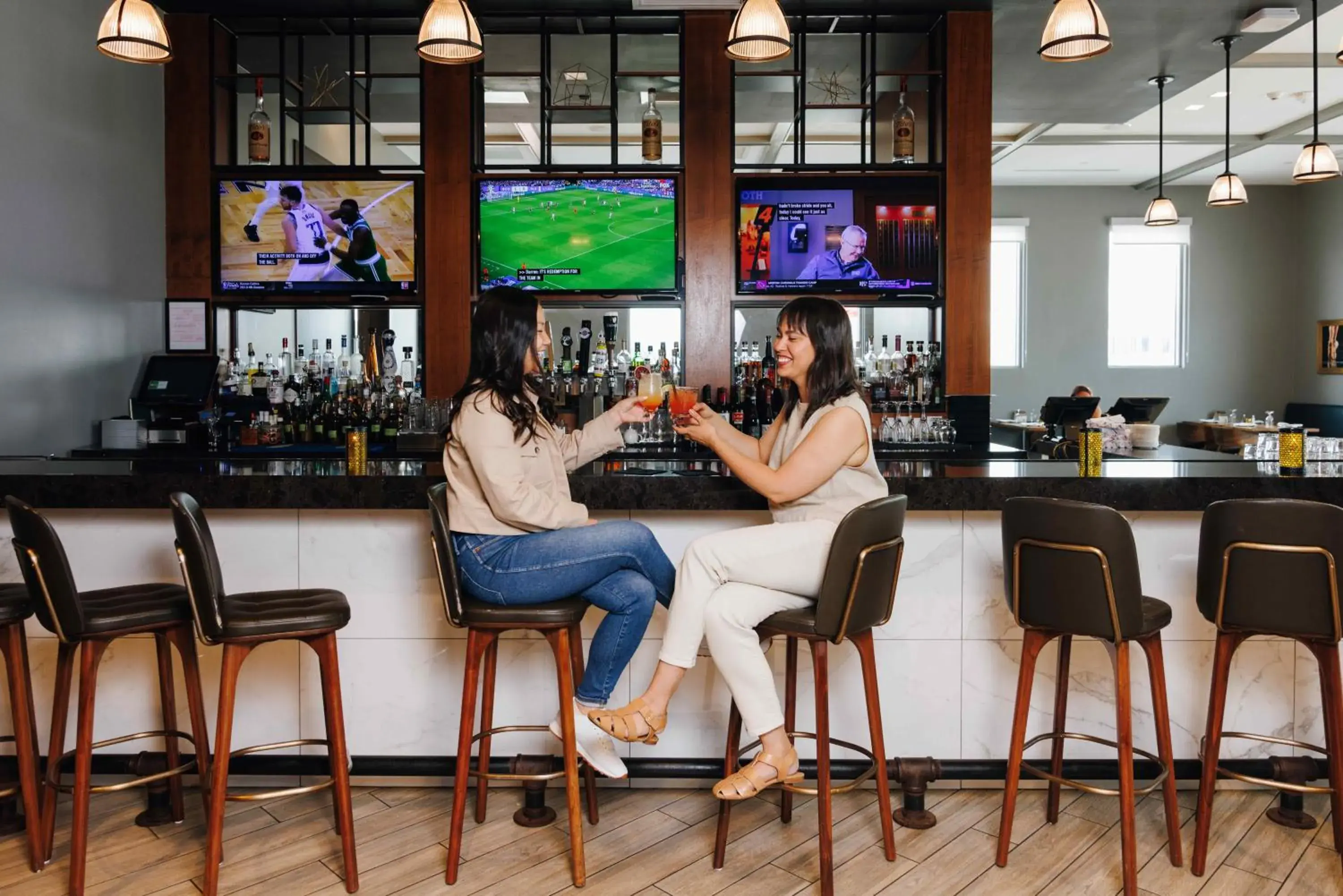 Restaurant/places to eat in The Summit Hotel Restaurant/places to eat in The Summit Hotel