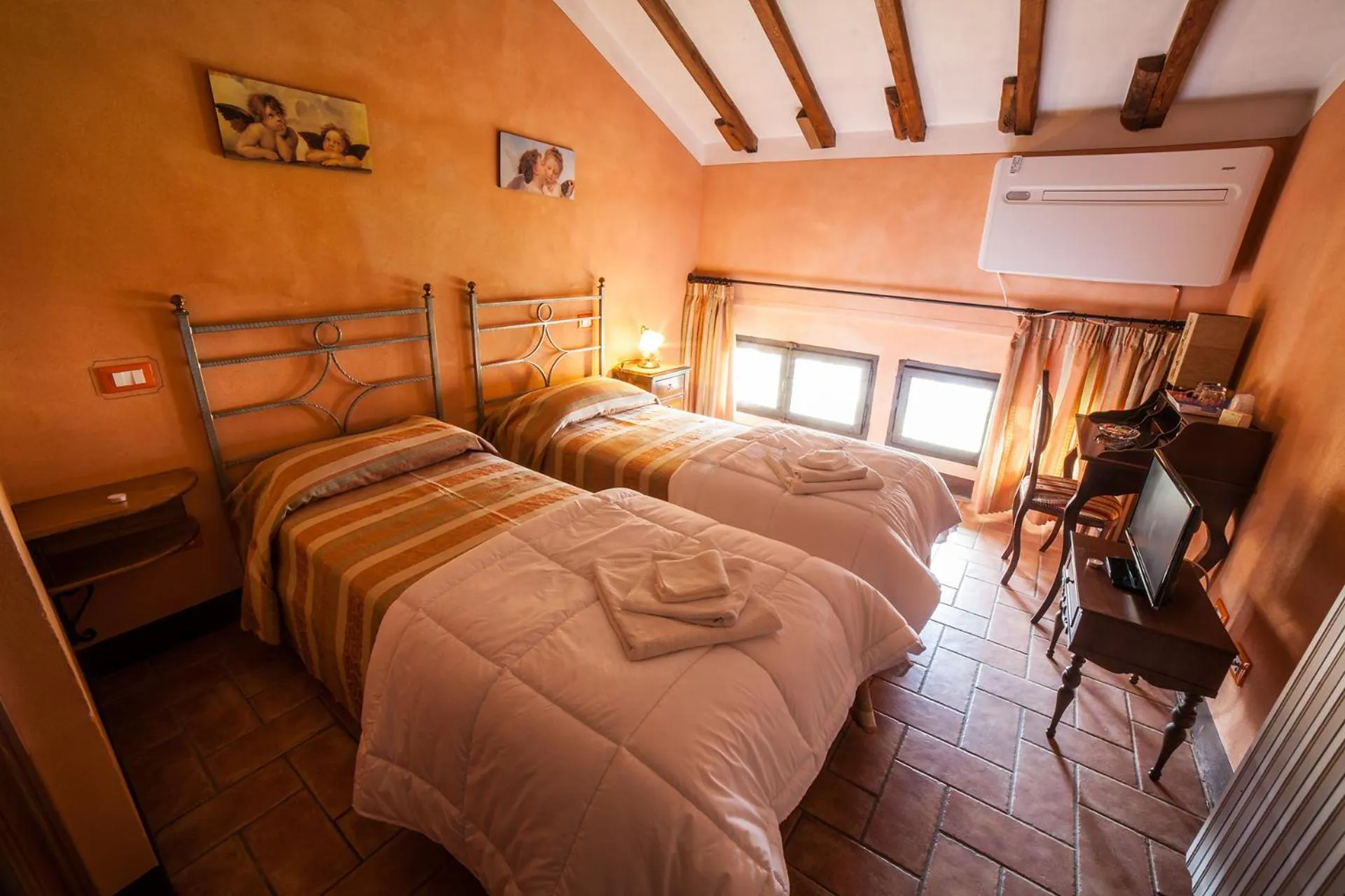 Bed in Villa Moorings