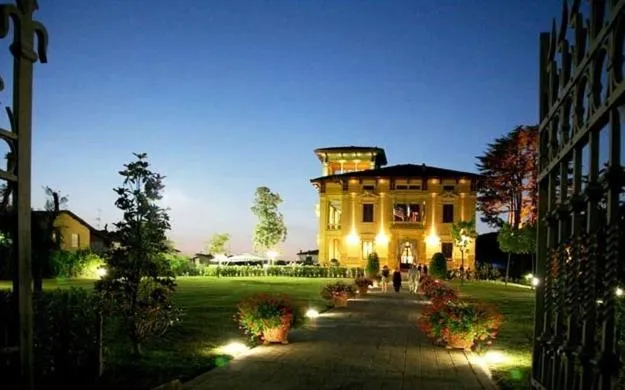 Facade/entrance in Villa Moorings