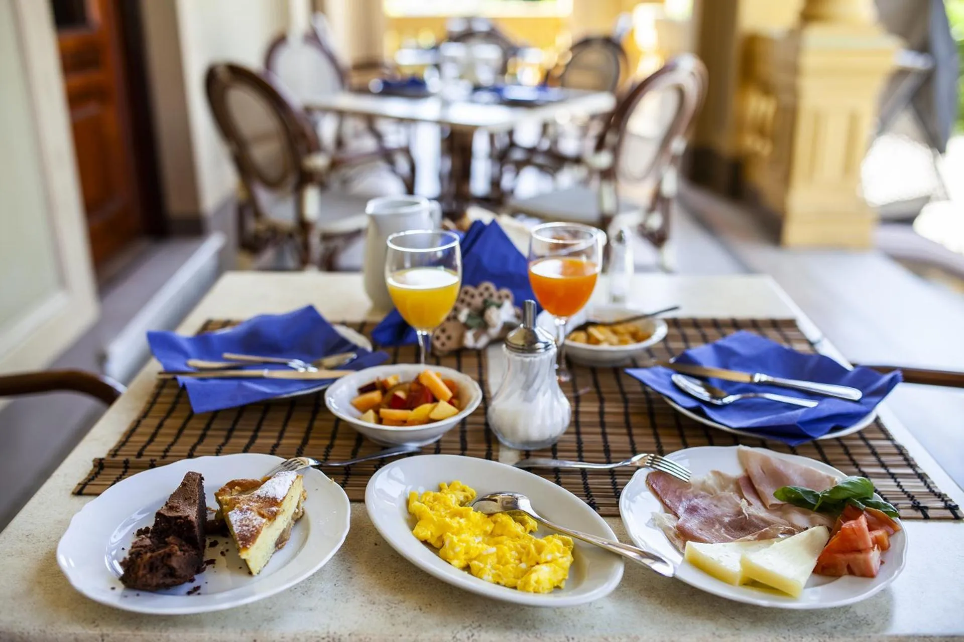 Buffet breakfast in Villa Moorings