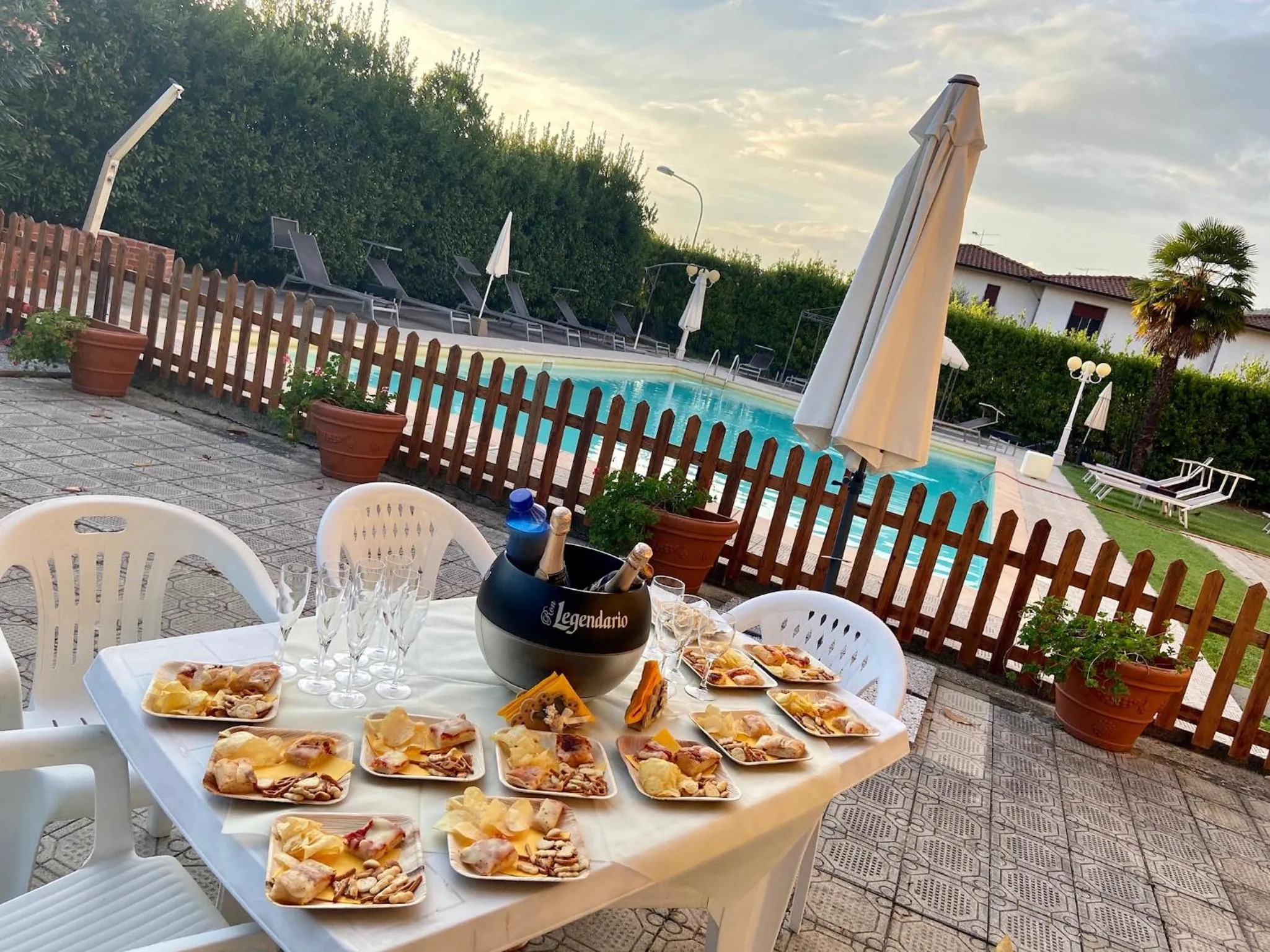 Food and drinks in Villa Moorings