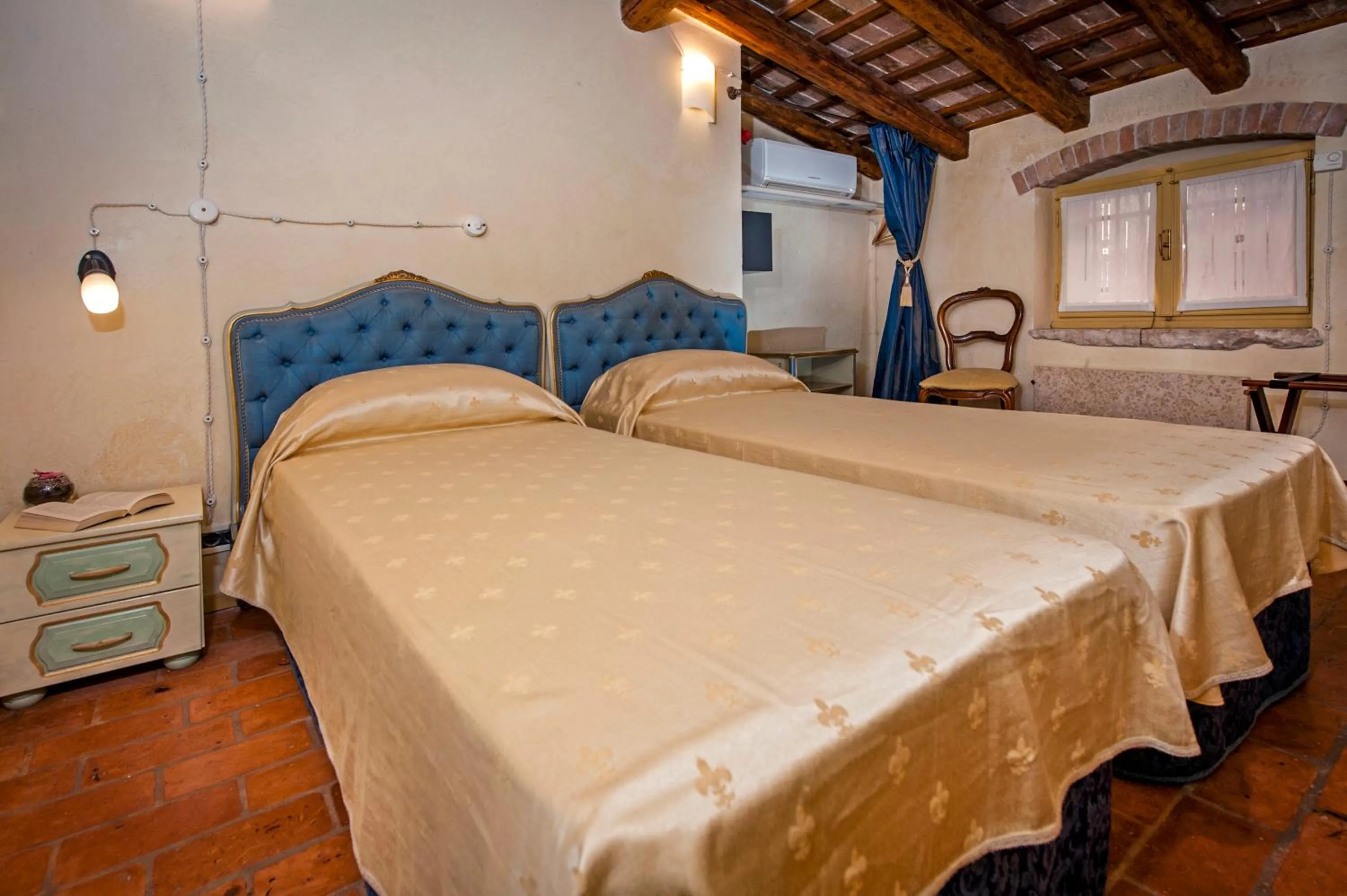 Bed in Residence PORTA ANTICA Centro Storico