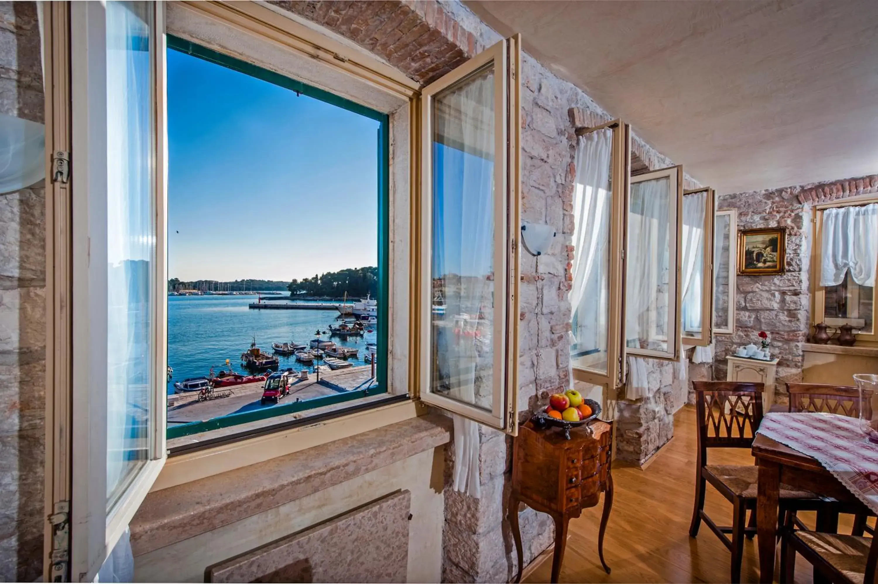 One-Bedroom Apartment with Sea View in Residence PORTA ANTICA Centro Storico One-Bedroom Apartment with Sea View in Residence PORTA ANTICA Centro Storico