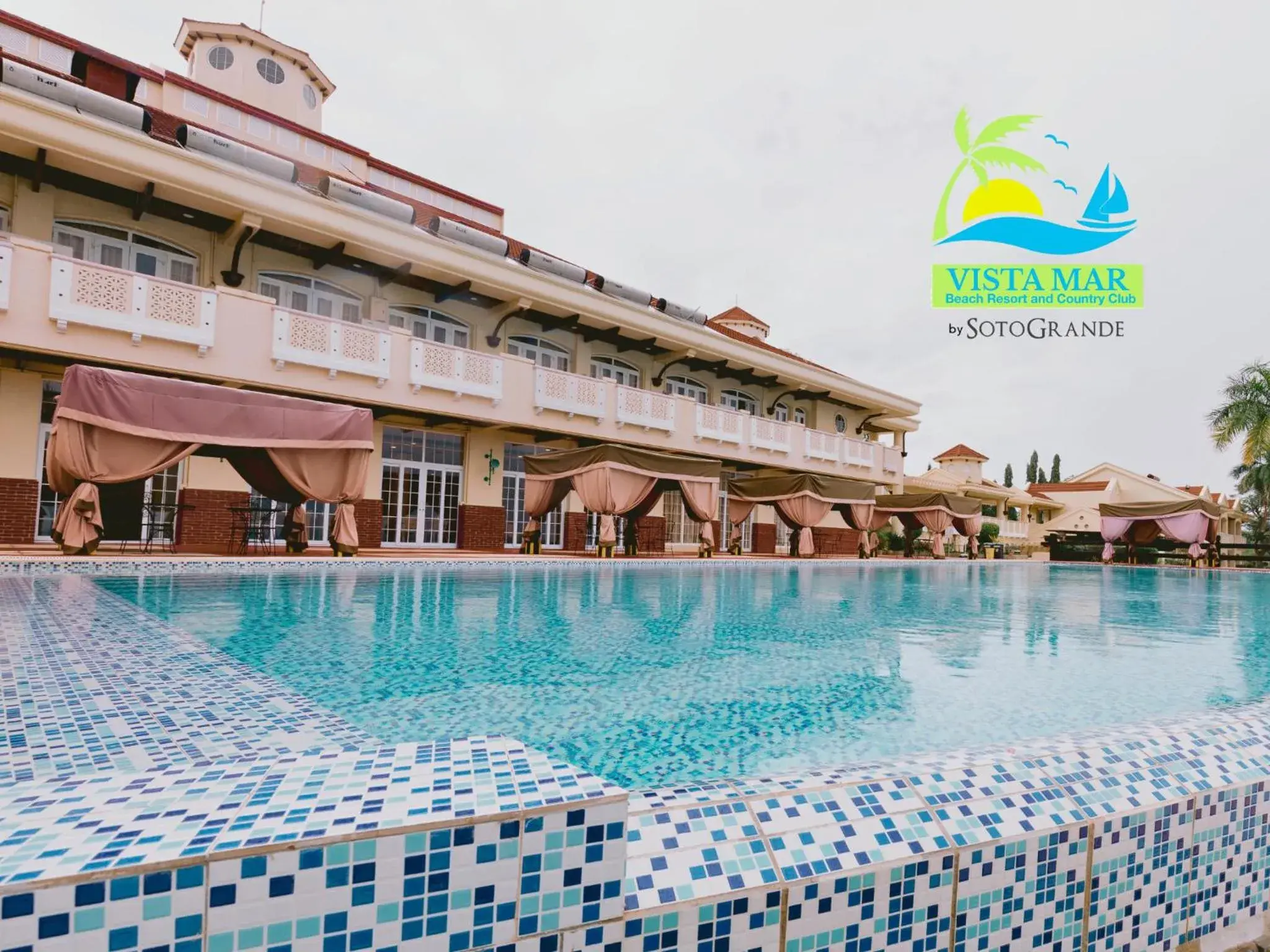 Swimming pool in Vista Mar Beach Resort and Country Club Swimming pool in Vista Mar Beach Resort and Country Club