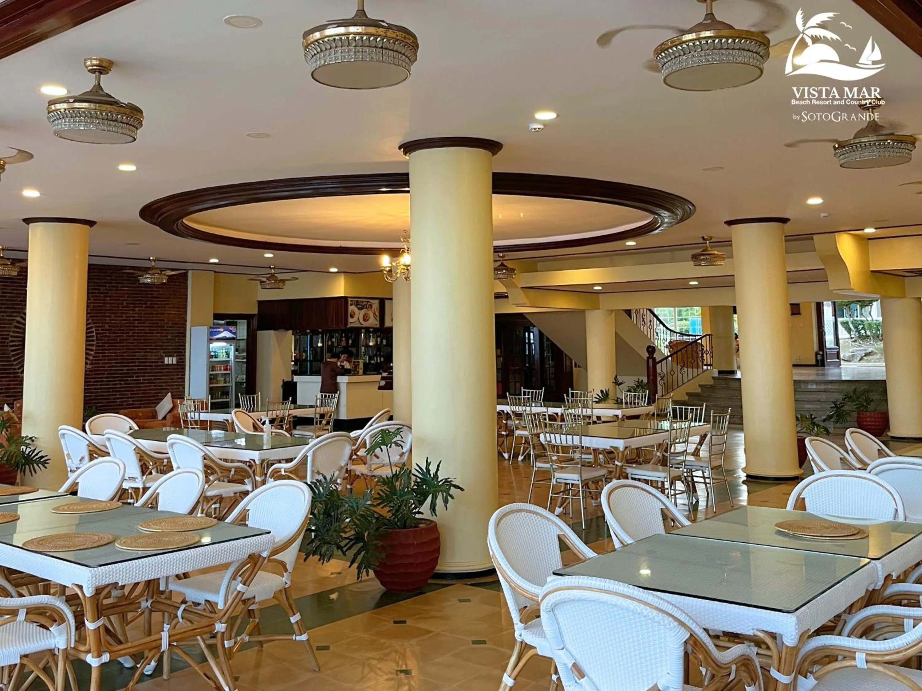 Restaurant/places to eat in Vista Mar Beach Resort & Country Club