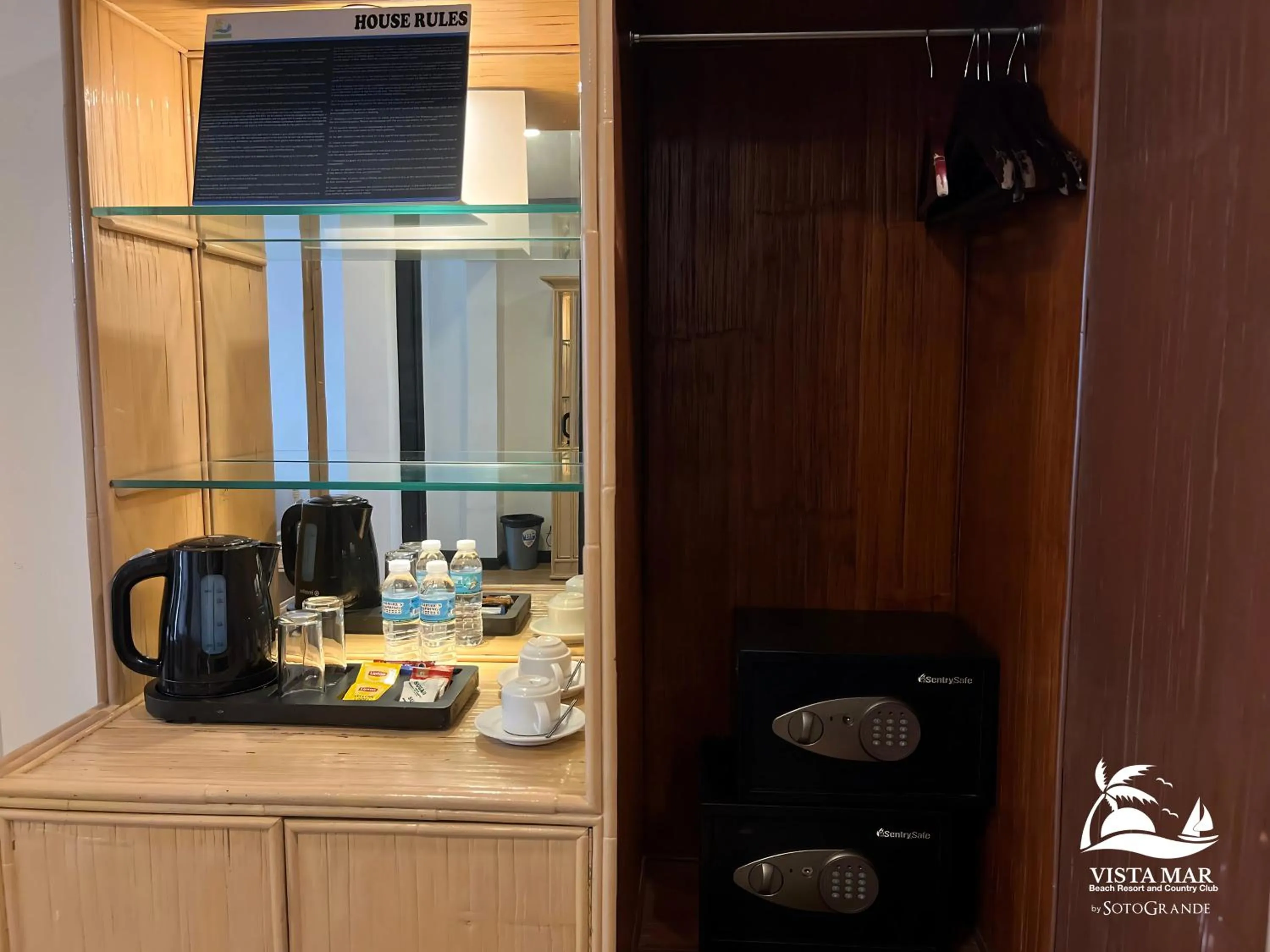 Coffee/tea facilities in Vista Mar Beach Resort & Country Club
