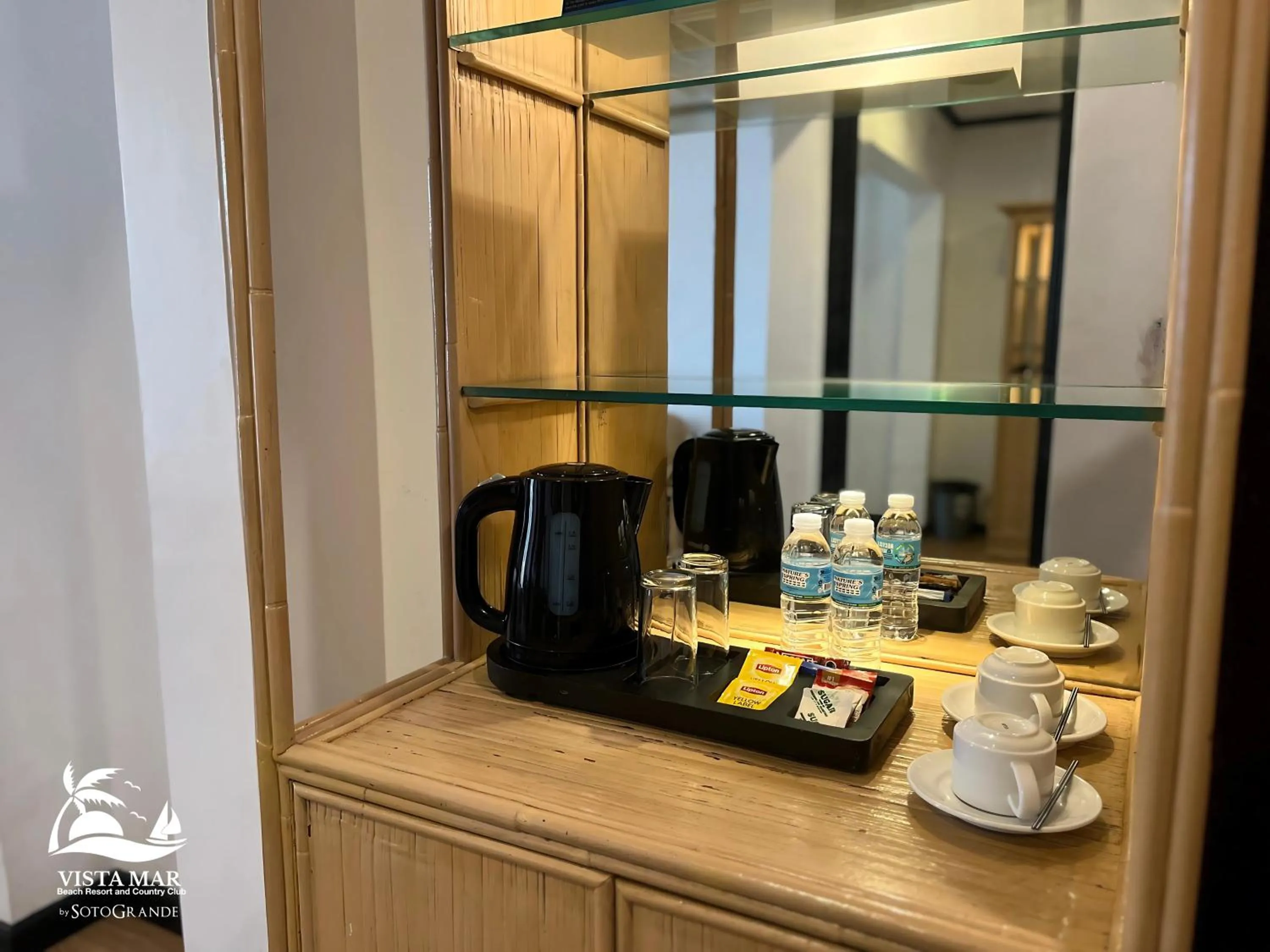 Coffee/tea facilities in Vista Mar Beach Resort & Country Club