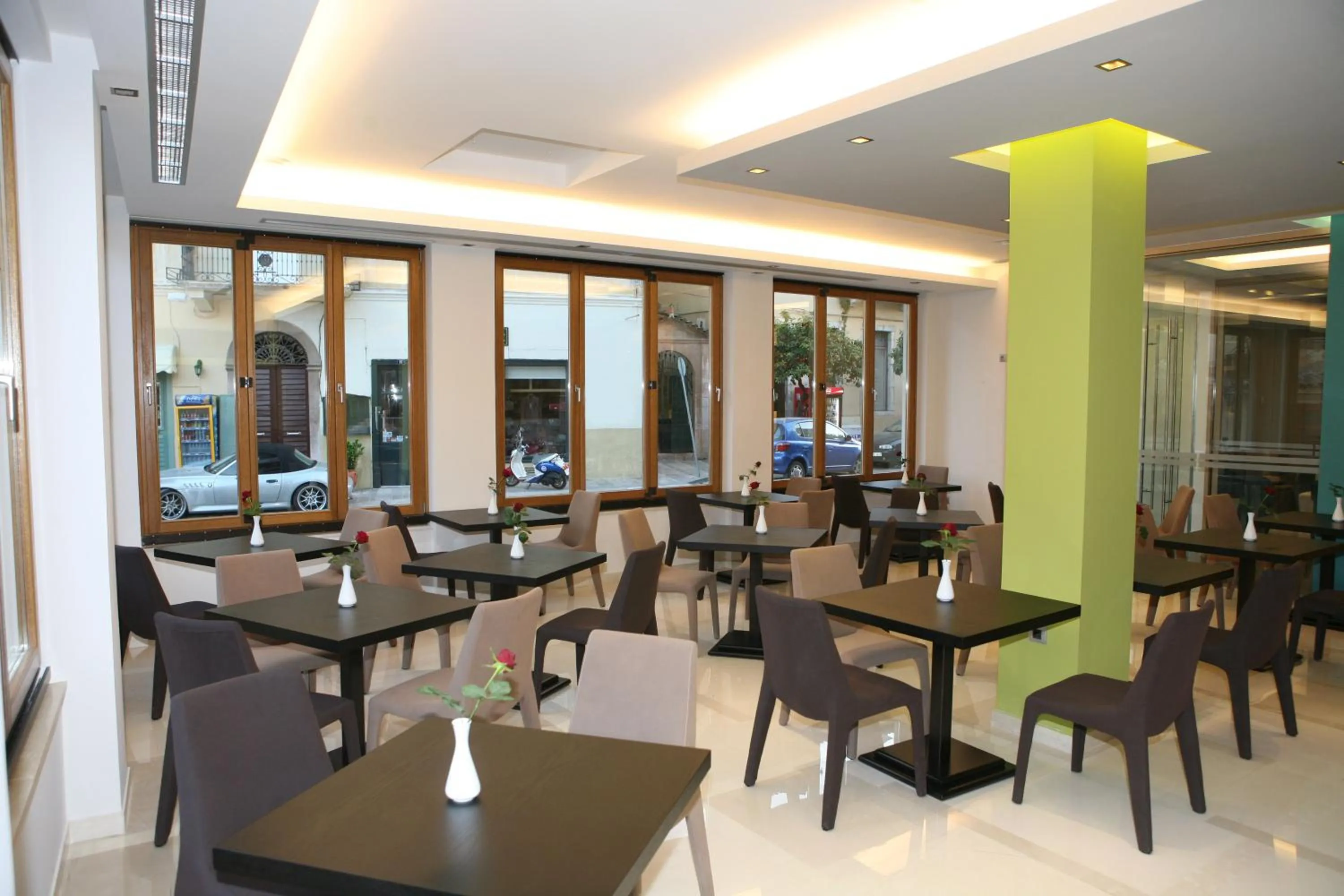 Restaurant/places to eat in Victoria Hotel