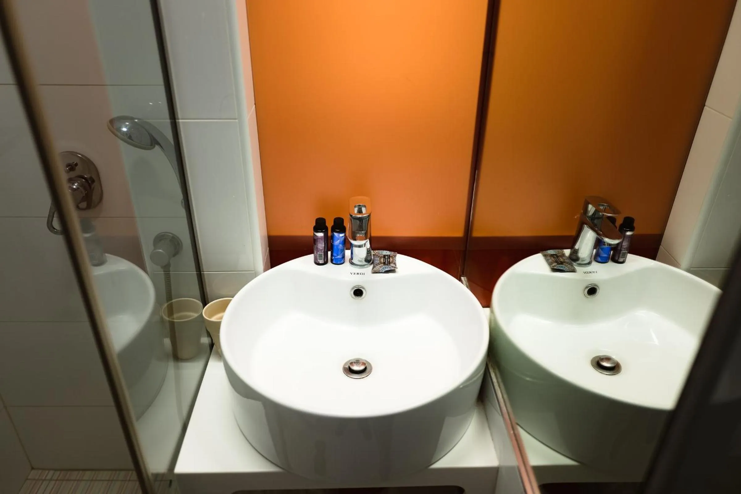 Bathroom in Victoria Hotel