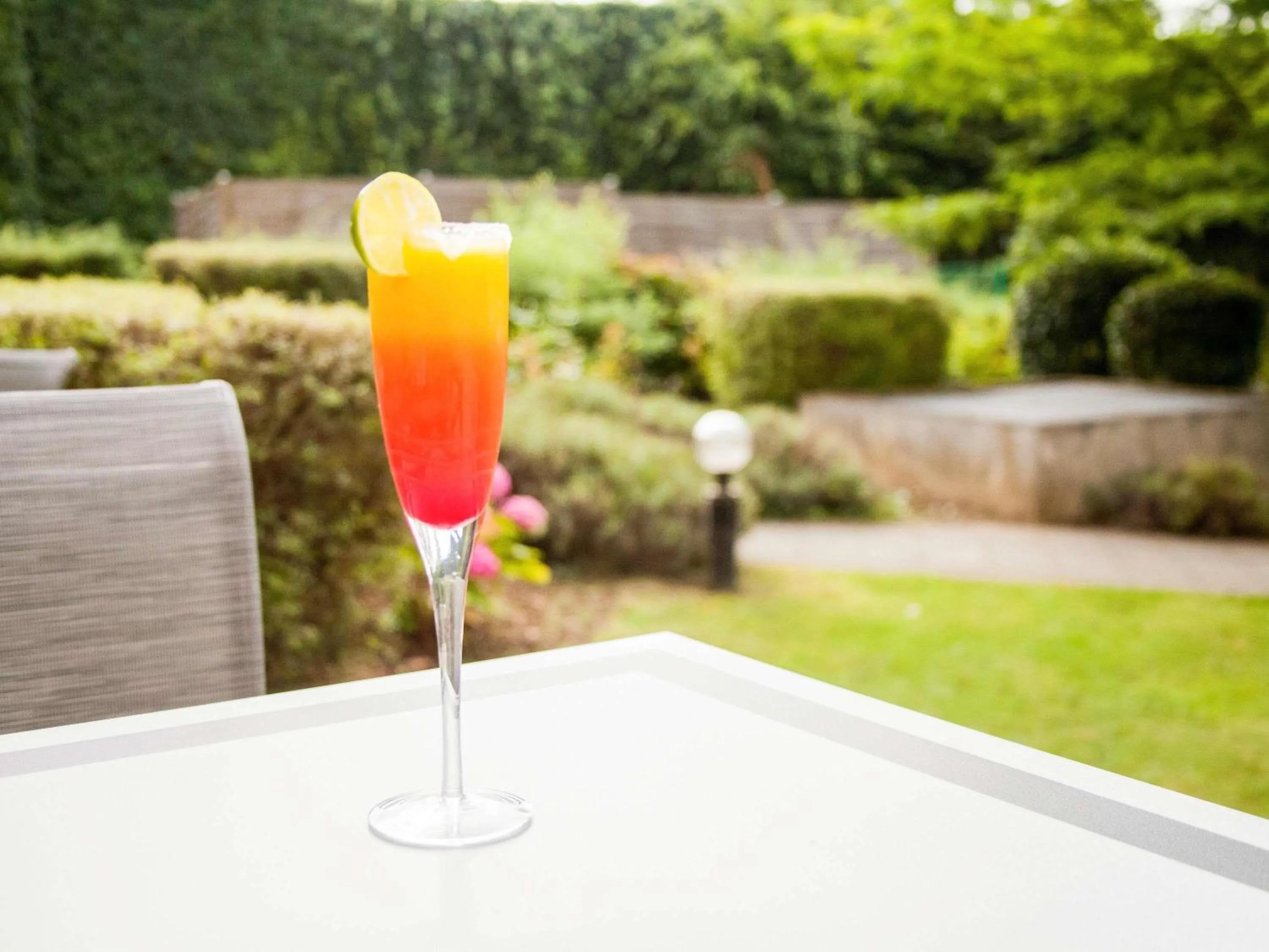 Lounge or bar in ibis Valenciennes