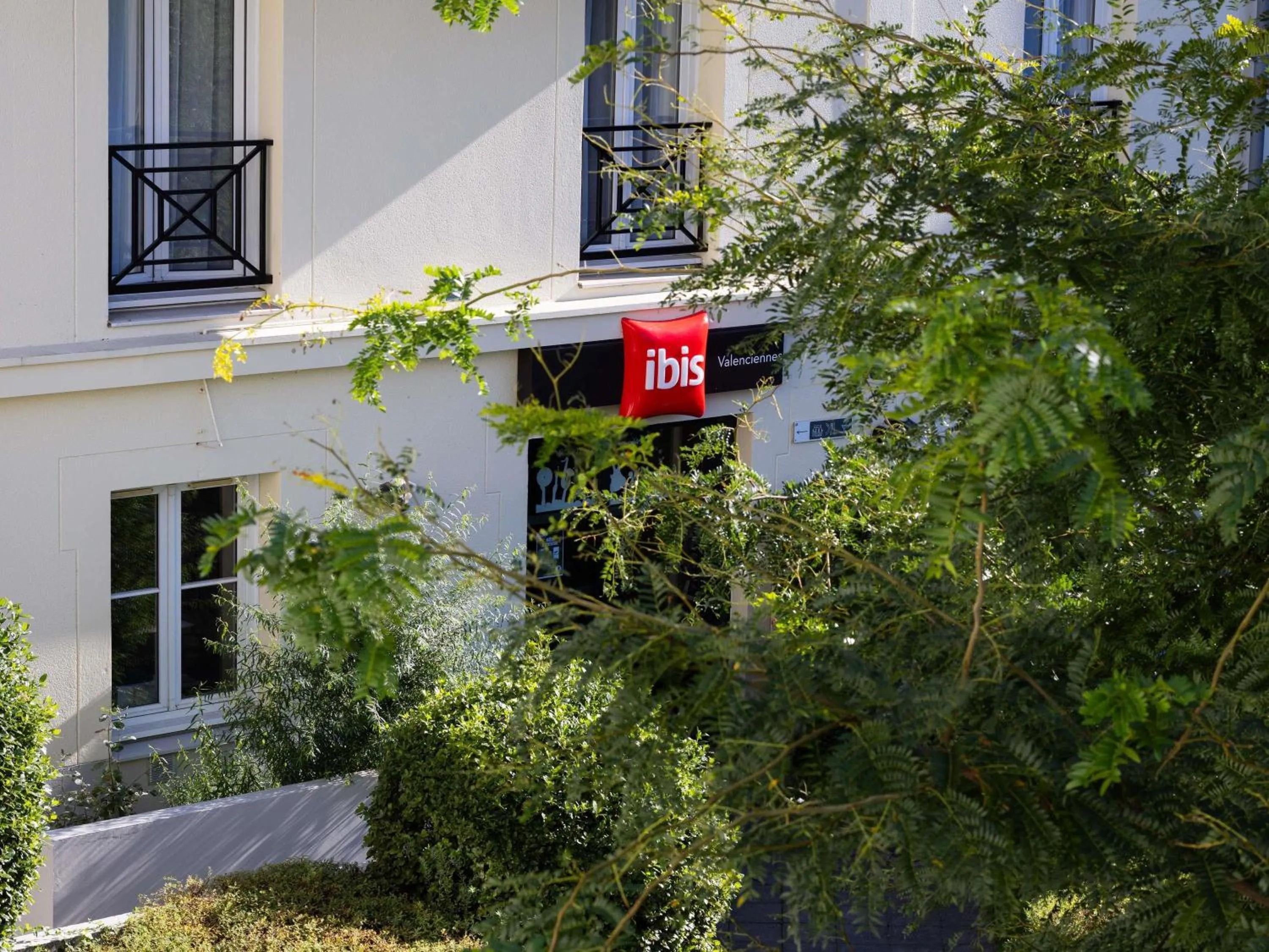 Property building in ibis Valenciennes