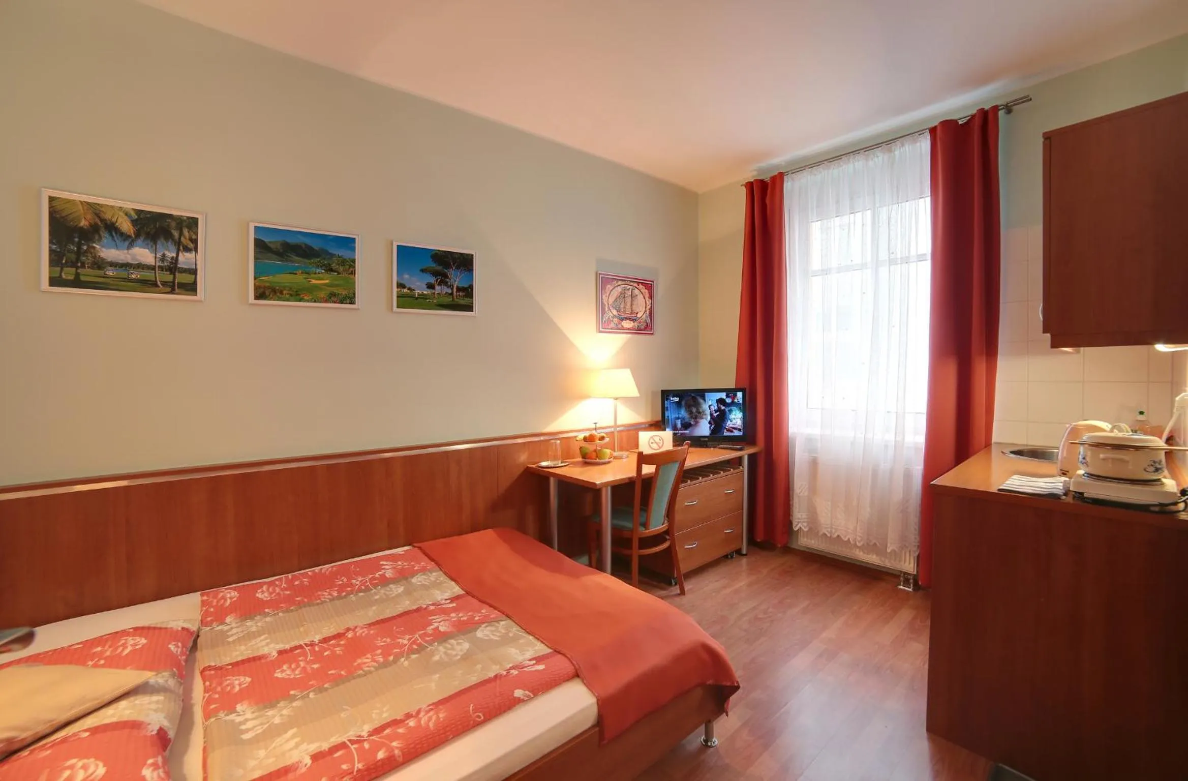 Kitchen or kitchenette, Bed in Penzion Fan