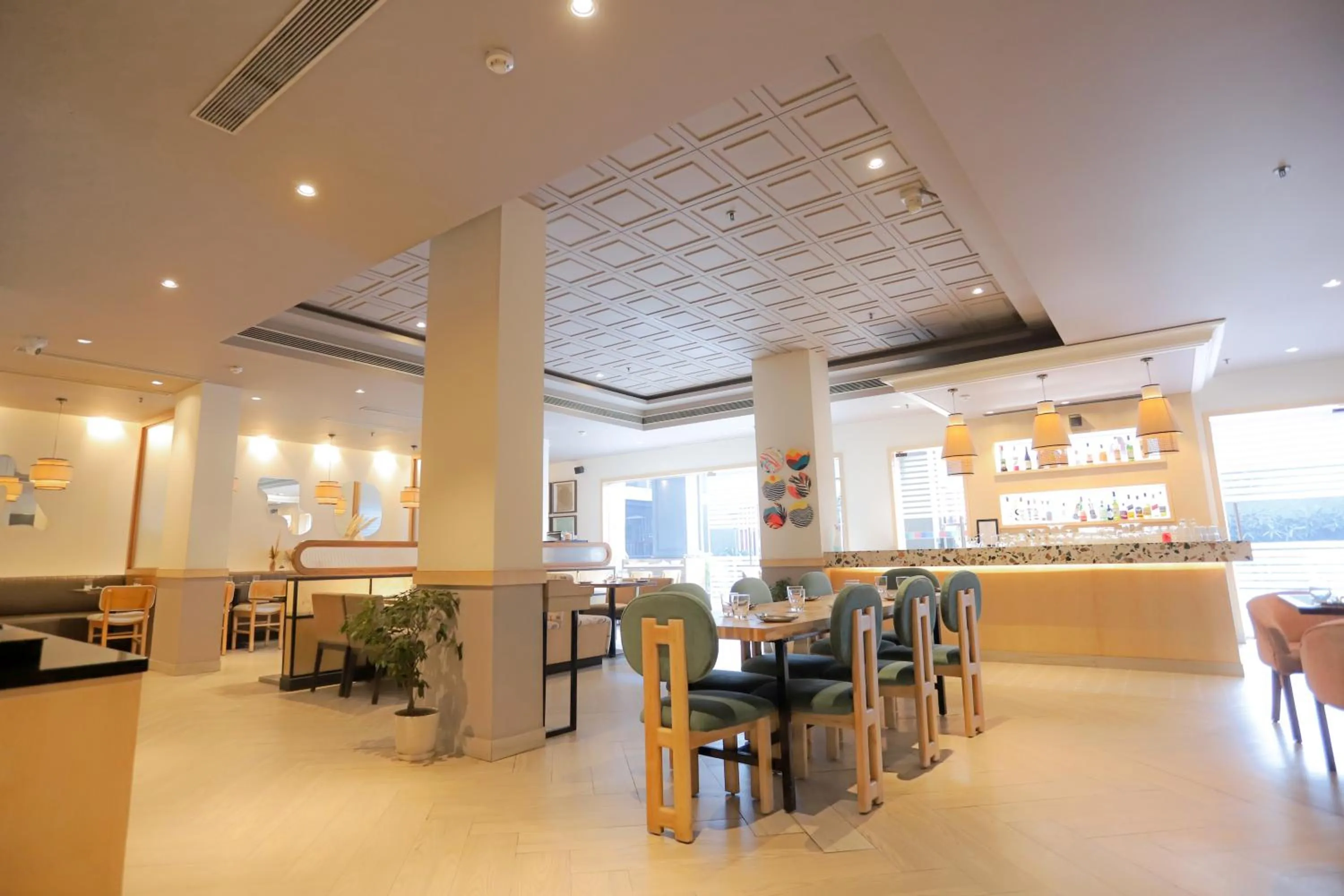 Restaurant/places to eat in Park Inn by Radisson,South Delhi