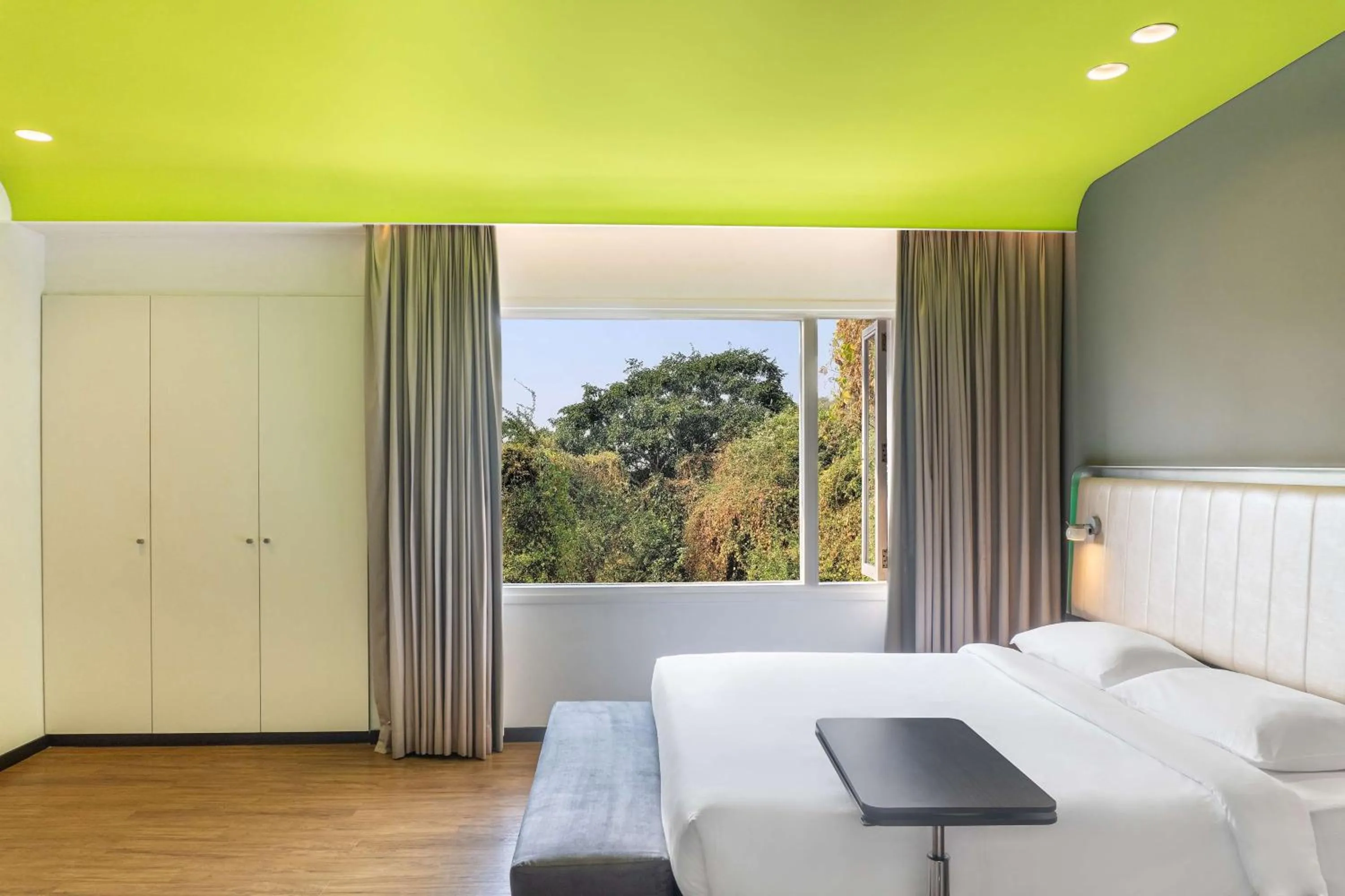 Bedroom, Bed in Park Inn by Radisson,South Delhi