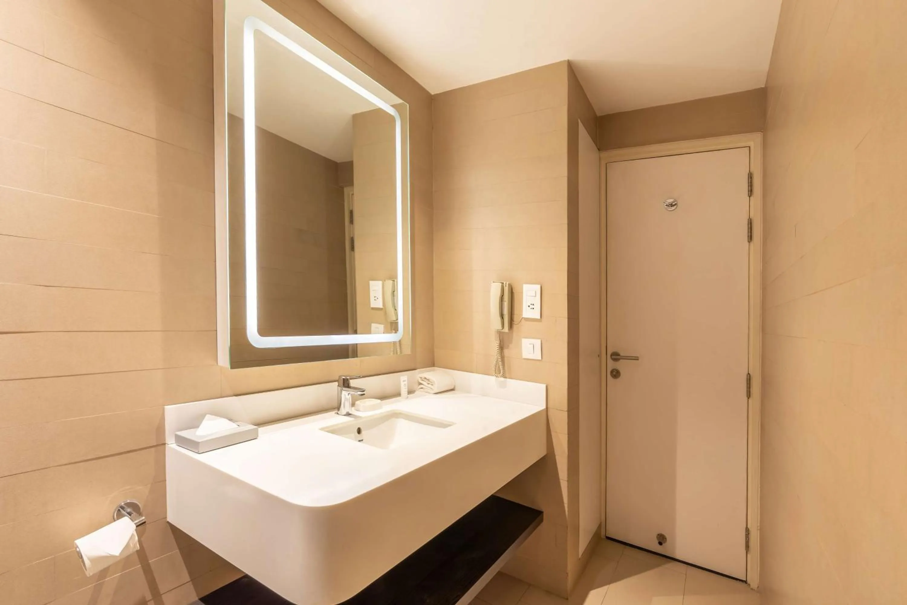 Bathroom in Park Inn by Radisson,South Delhi