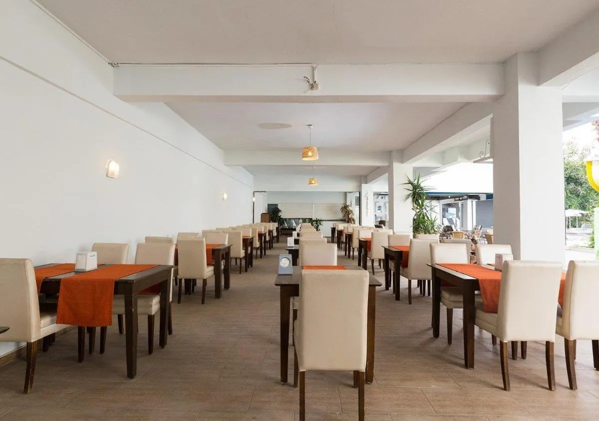 Restaurant/places to eat in Epic Hotel