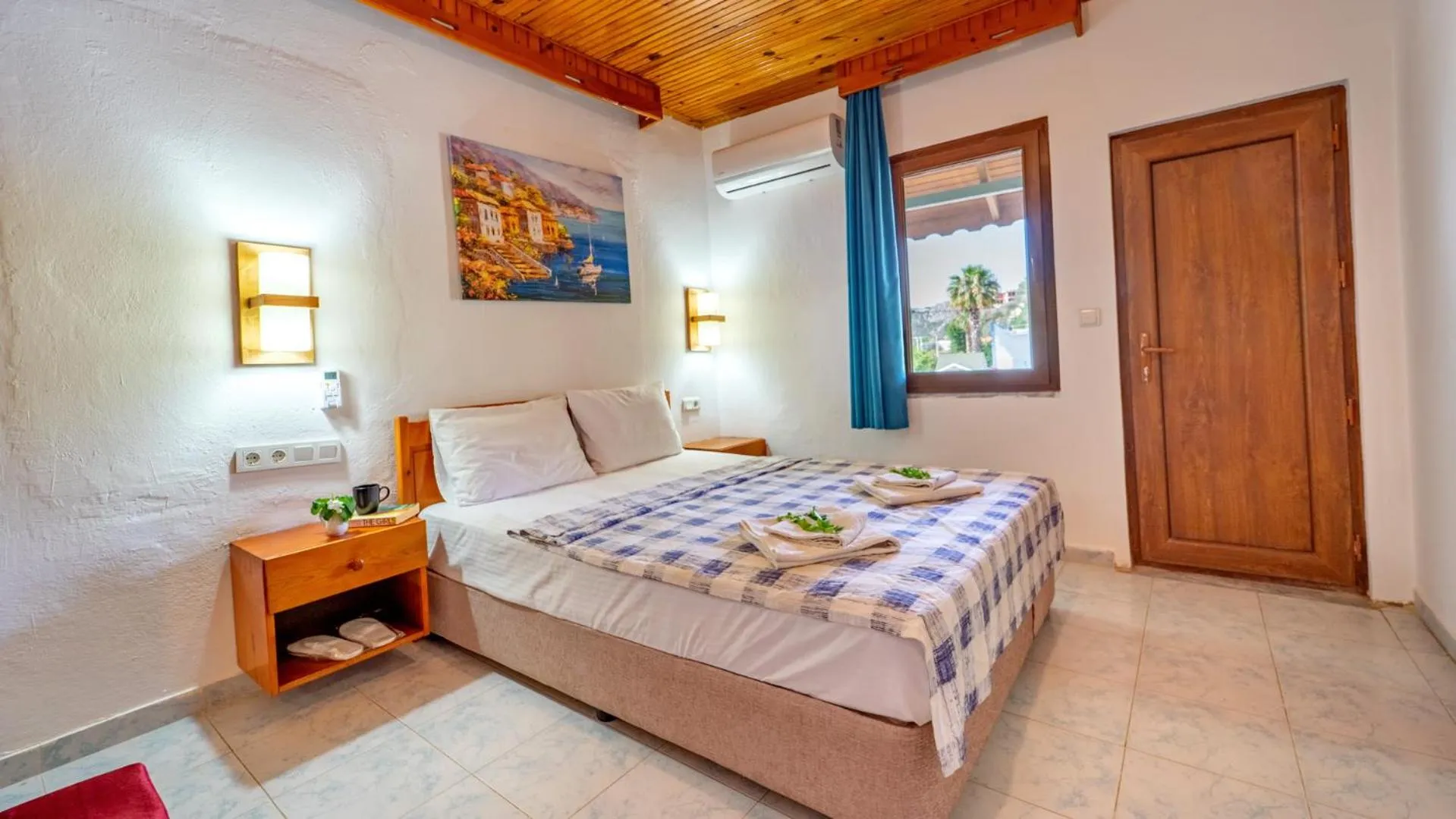 Photo of the whole room in St. Nicholas Pension