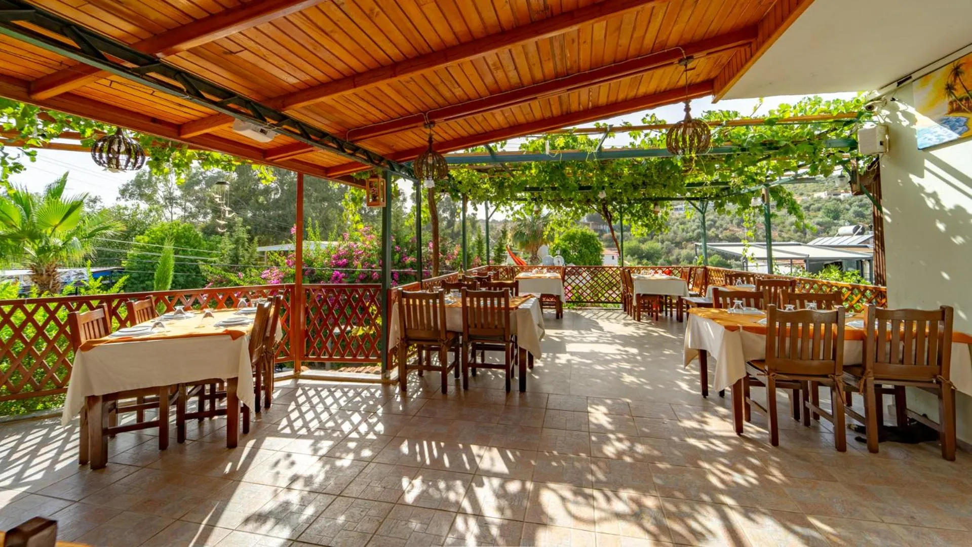 Restaurant/places to eat in St. Nicholas Pension