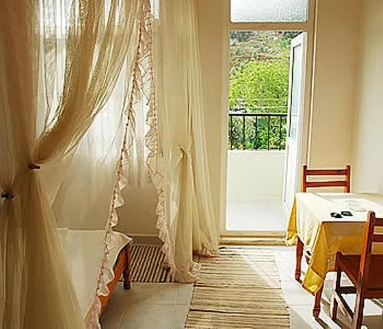 bunk bed in Akay Hotel