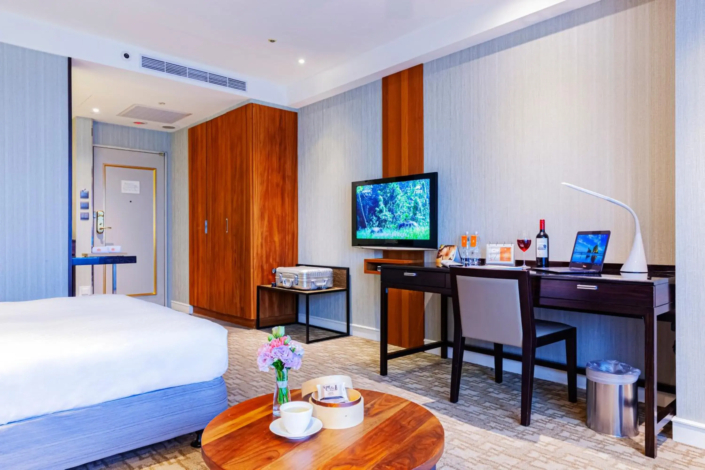 Bed in Pacific Business Hotel Bed in Pacific Business Hotel