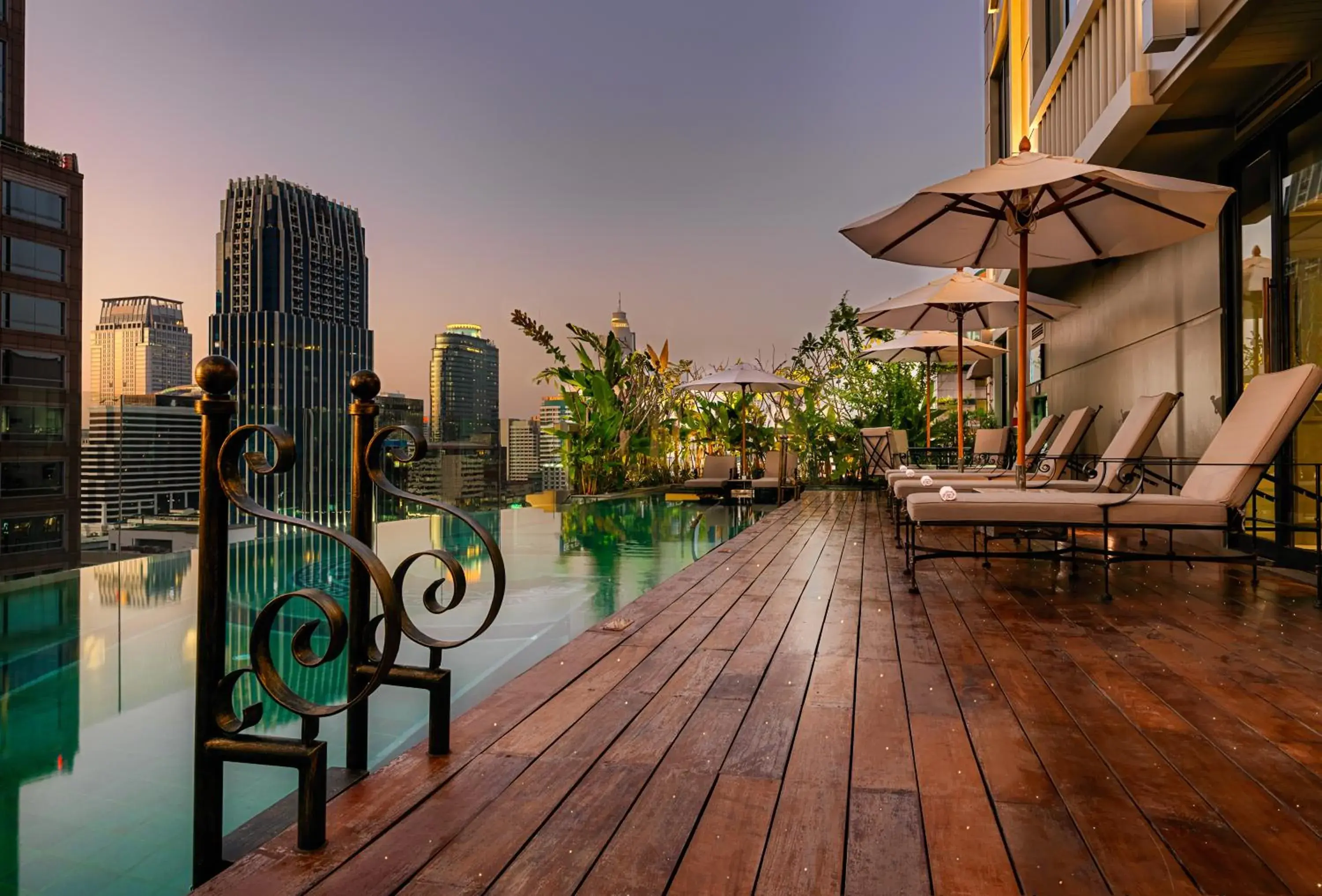 Swimming pool in Hotel Muse Bangkok, Autograph Collection Swimming pool in Hotel Muse Bangkok, Autograph Collection