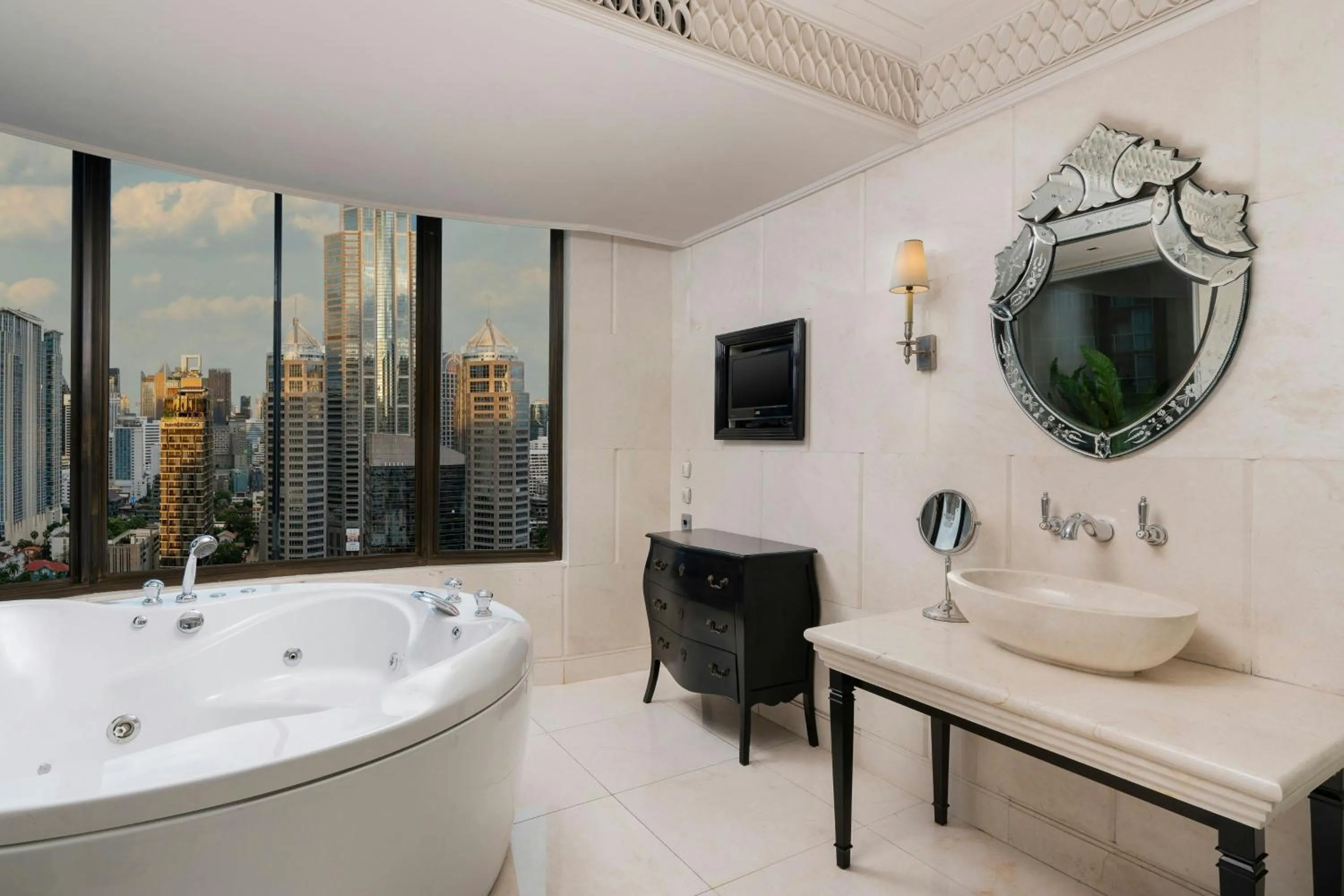 Bathroom in Hotel Muse Bangkok, Autograph Collection