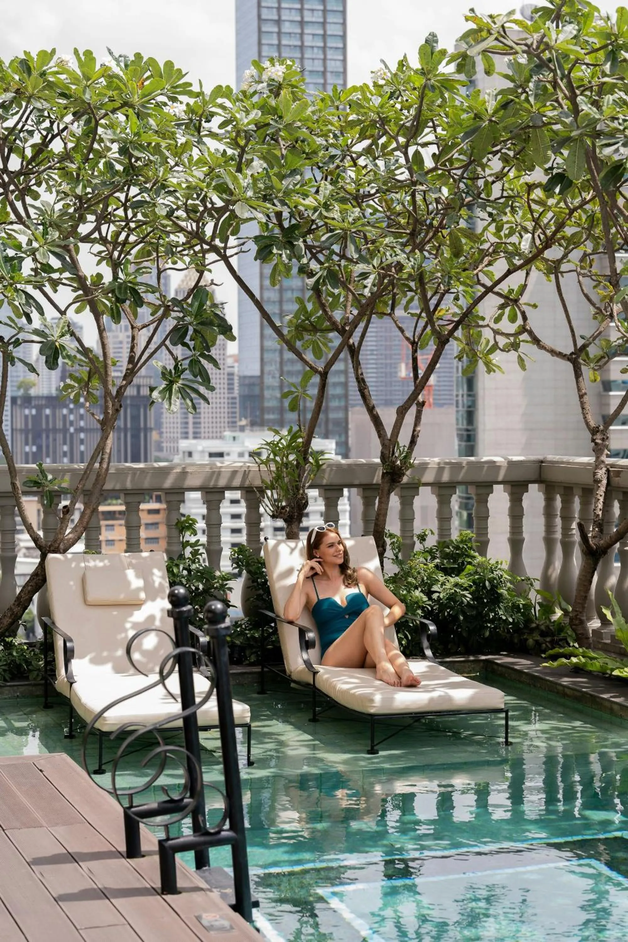 Swimming pool in Hotel Muse Bangkok, Autograph Collection