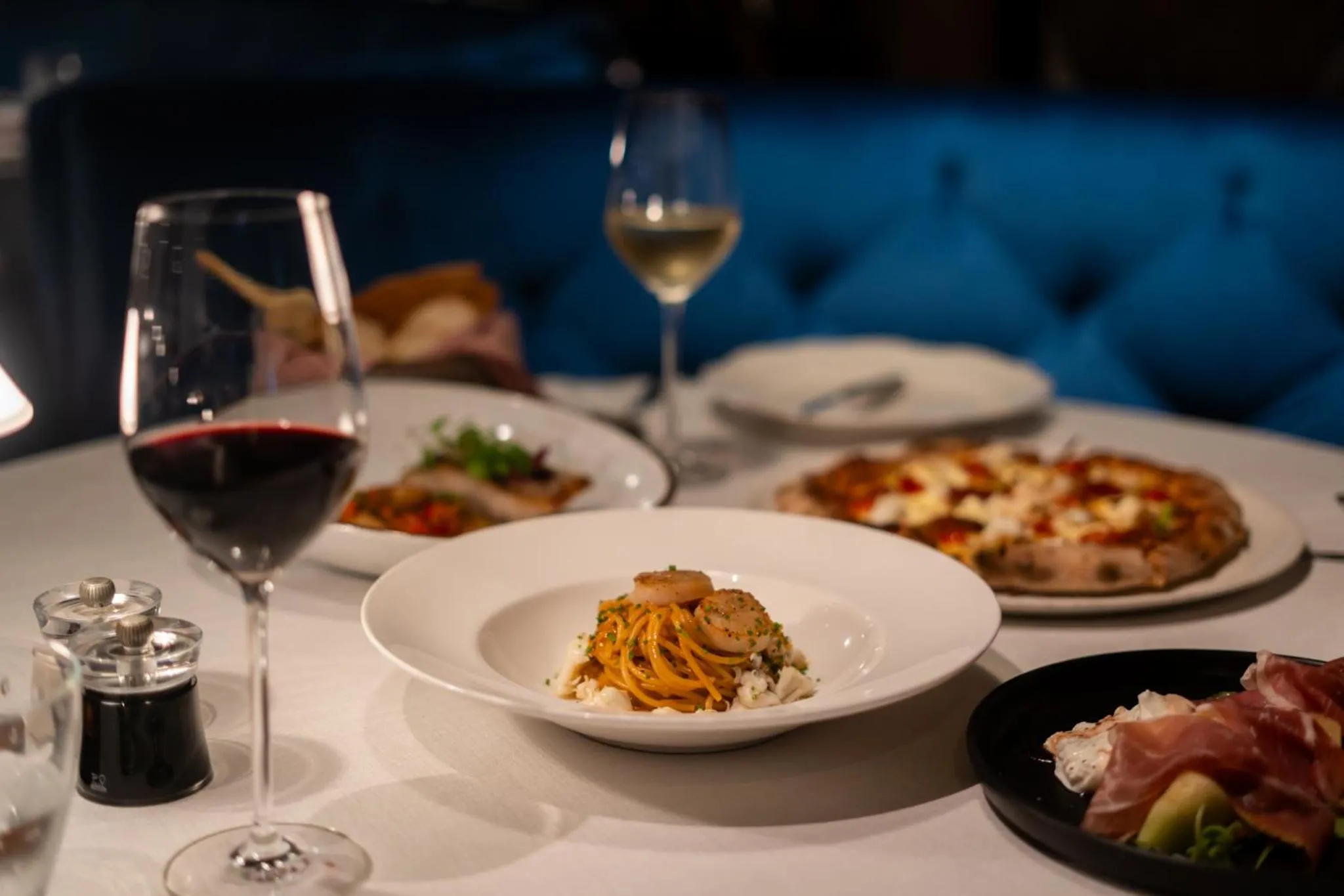 Food and drinks in Hotel Muse Bangkok, Autograph Collection