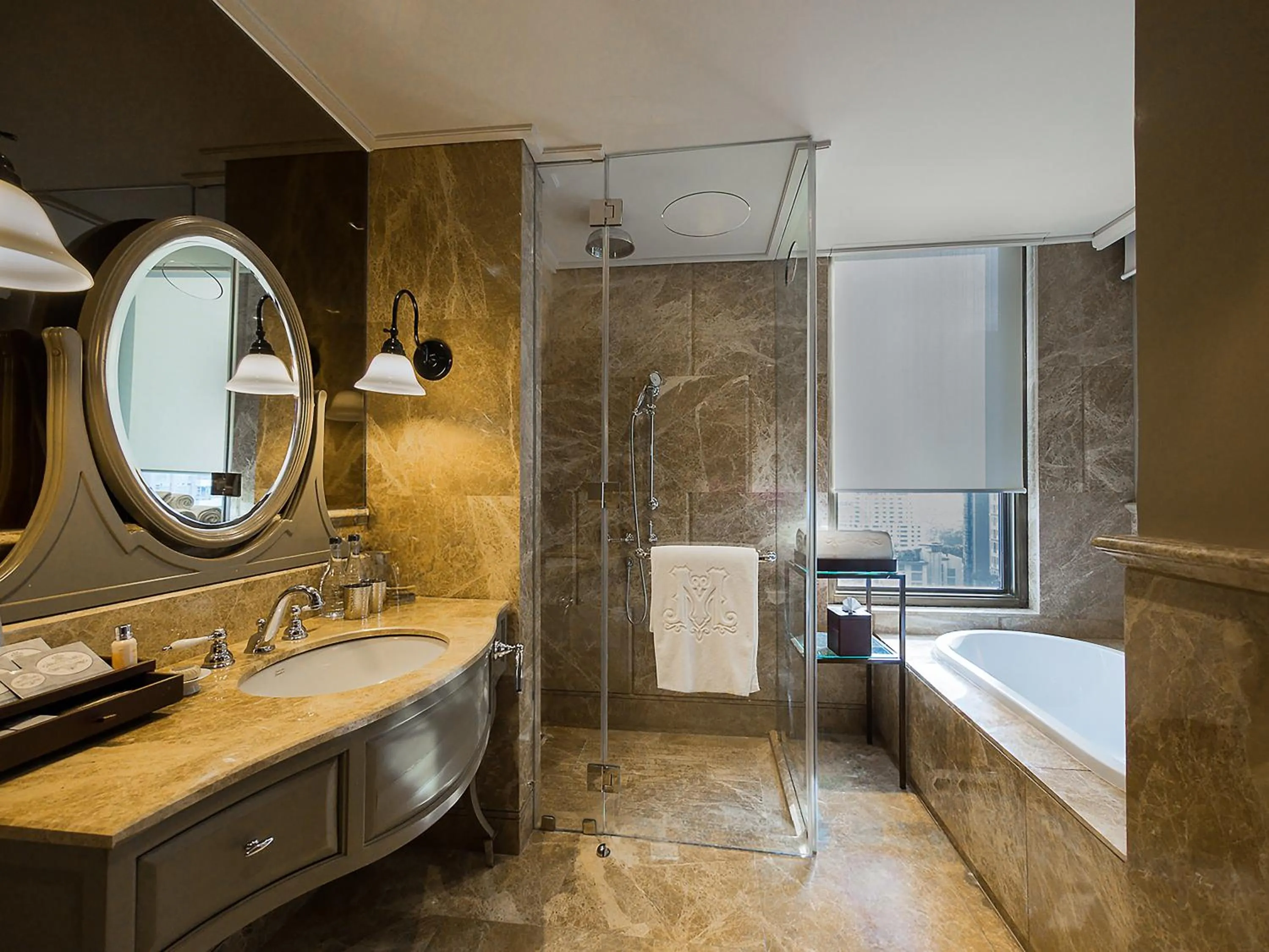Bathroom in Hotel Muse Bangkok, Autograph Collection