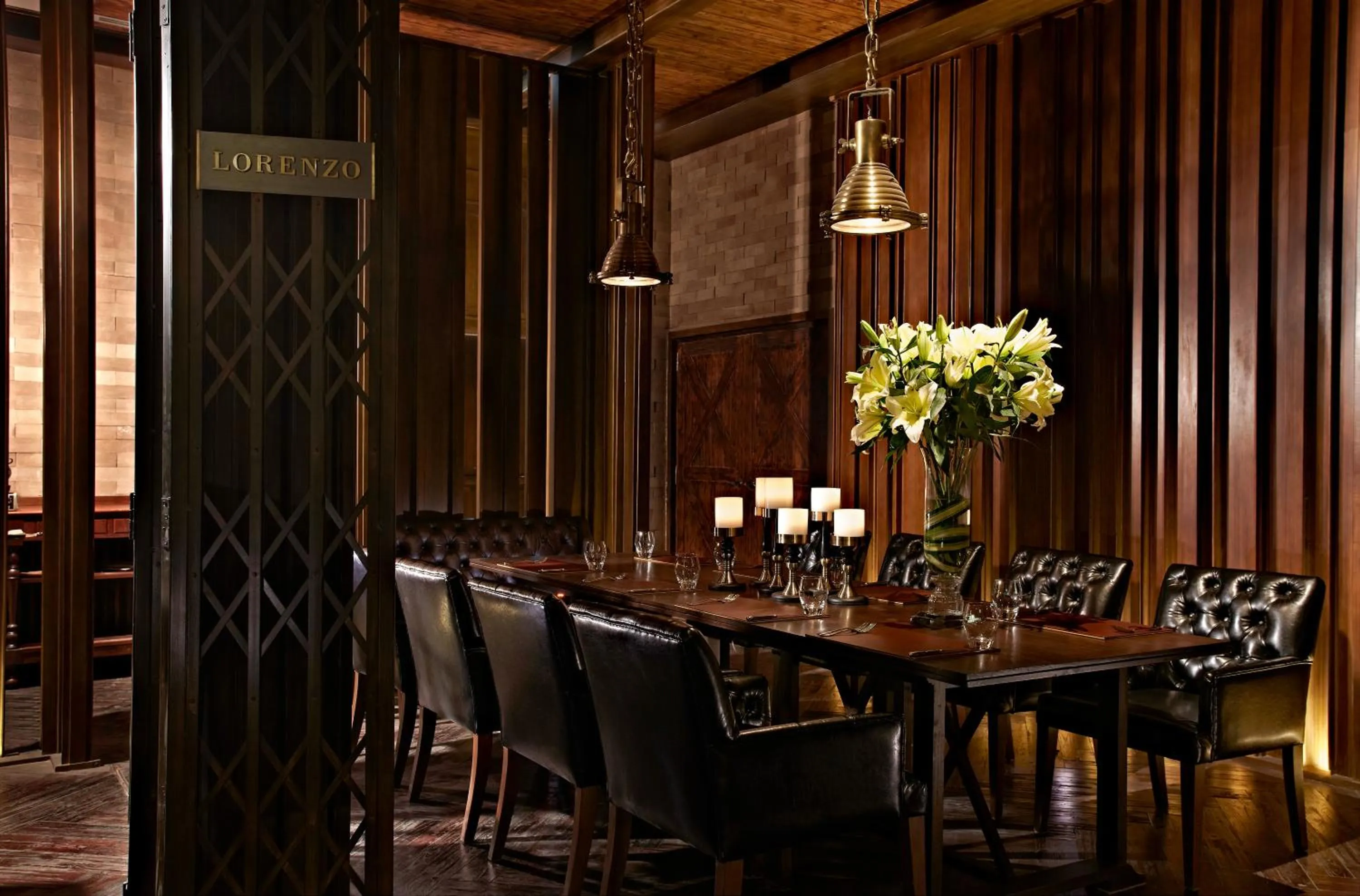 Restaurant/places to eat in Hotel Muse Bangkok, Autograph Collection