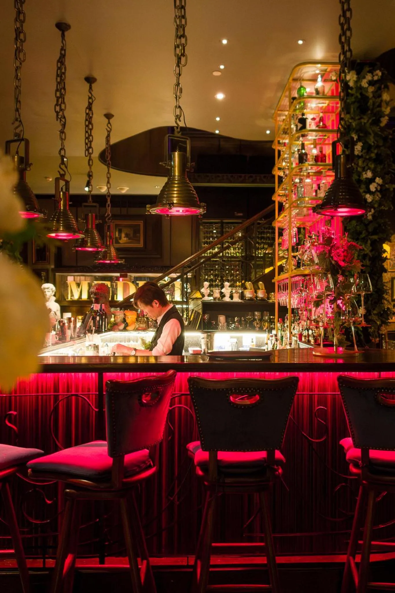 Lounge or bar in Hotel Muse Bangkok, Autograph Collection by Marriott