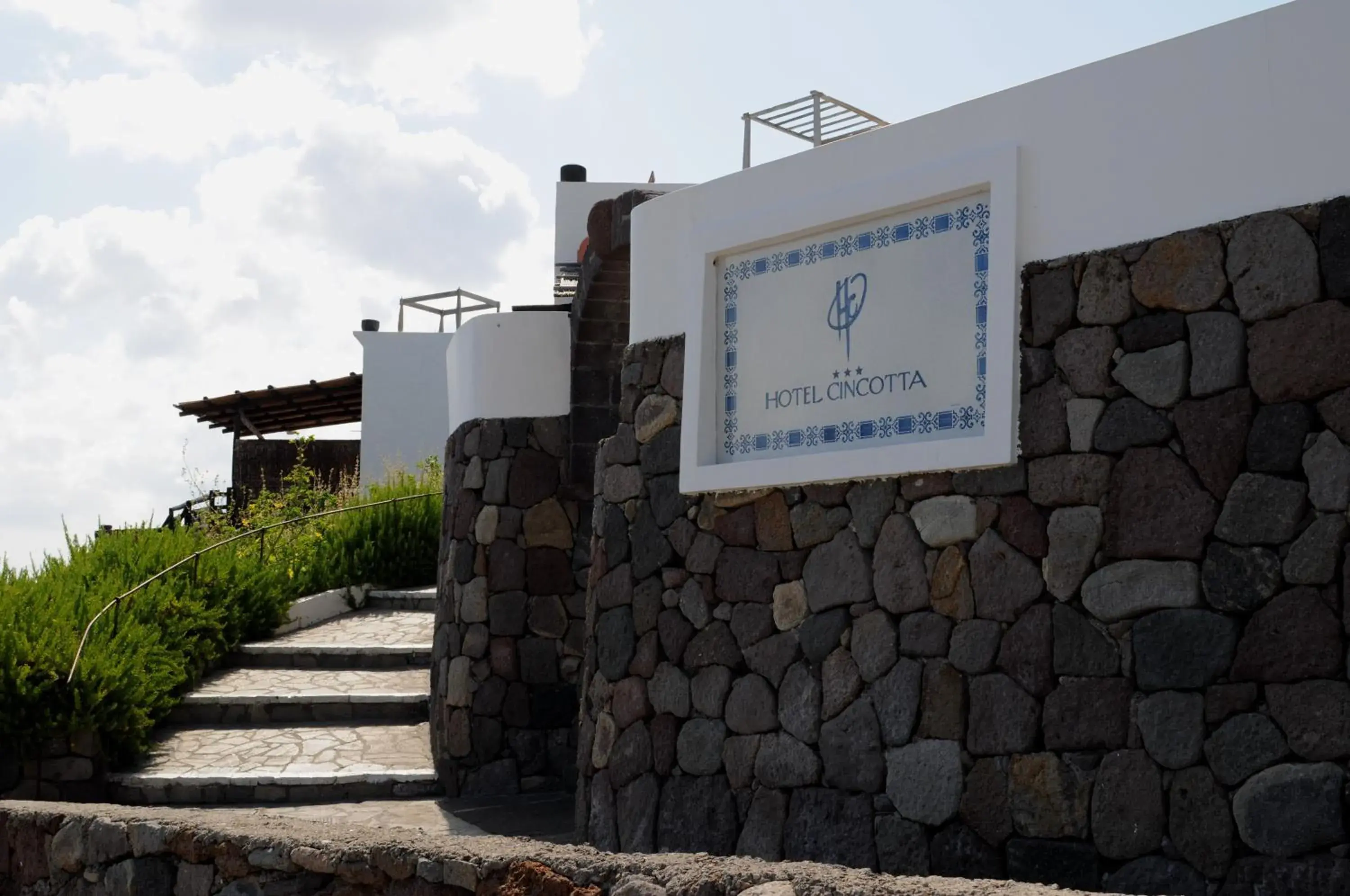 Facade/entrance, Property Building in Hotel Cincotta