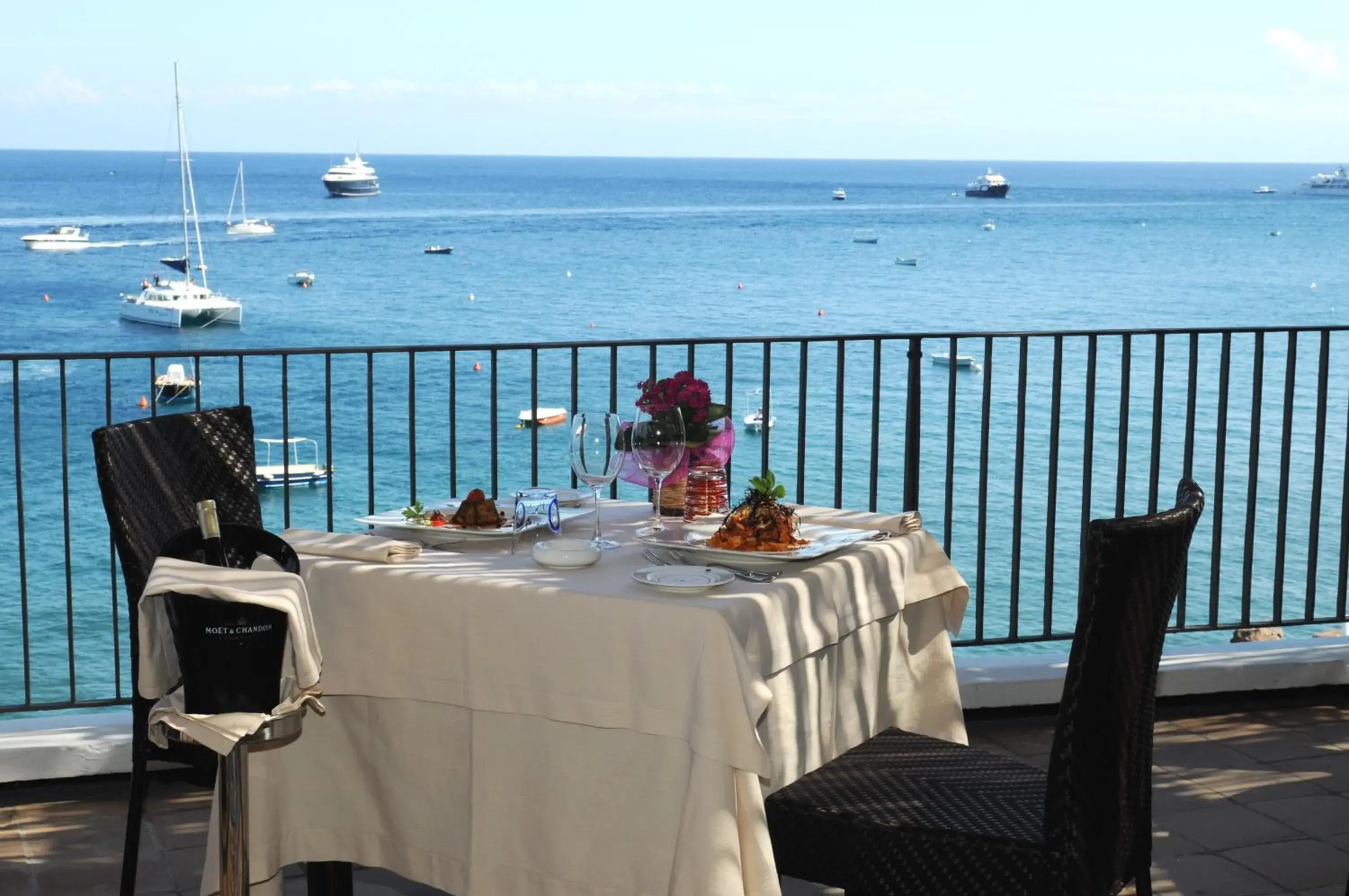 Restaurant/places to eat in Hotel Cincotta